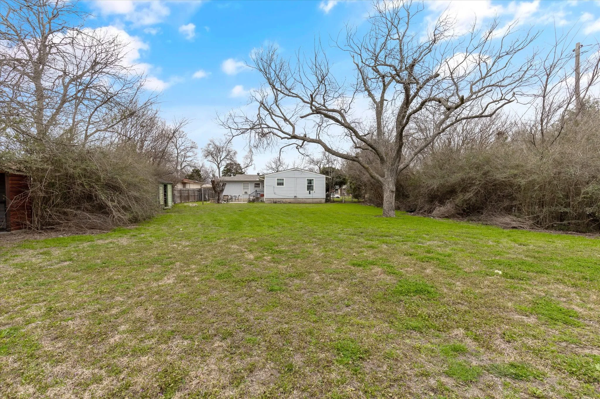 Single Family Residence For Rent in Tarrant County , 4228 Winfield Avenue, Fort Worth, Texas 76109, 4 Bedroom, 2 Bathroom, 1 Garage spaces, 1,486 Sqft, built in 1950, Preowned, mls#21172321, Real Estate Agent in Fort Worth, Homes For Rent in Tarrant county, Homes For Rent in Fort Worth, Realtor in Fort Worth Texas, Real Estate Brokerage Independent Realty Texas, Luminita Cordes Realtor