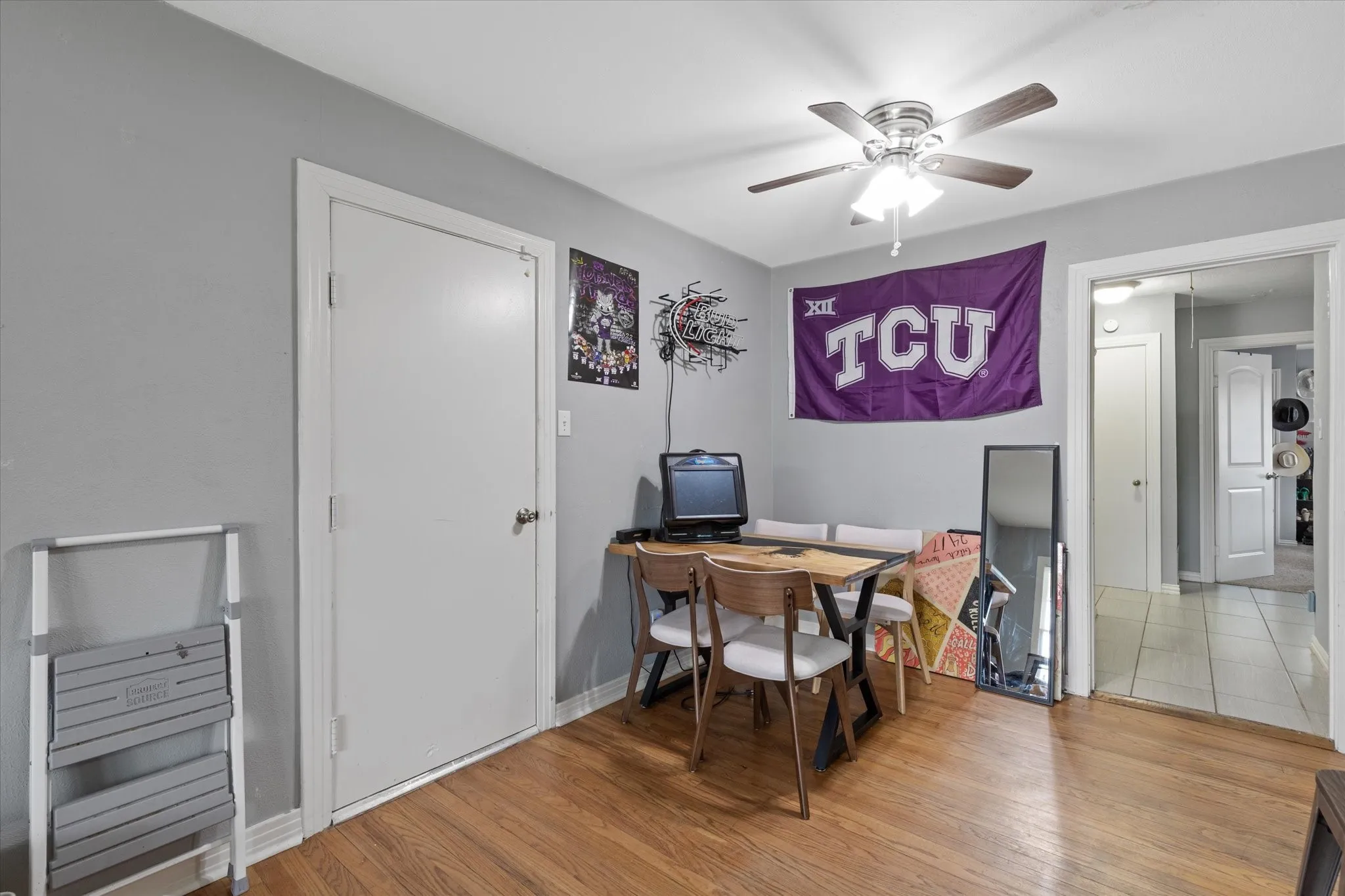 Single Family Residence For Rent in Tarrant County , 4228 Winfield Avenue, Fort Worth, Texas 76109, 4 Bedroom, 2 Bathroom, 1 Garage spaces, 1,486 Sqft, built in 1950, Preowned, mls#21172321, Real Estate Agent in Fort Worth, Homes For Rent in Tarrant county, Homes For Rent in Fort Worth, Realtor in Fort Worth Texas, Real Estate Brokerage Independent Realty Texas, Luminita Cordes Realtor