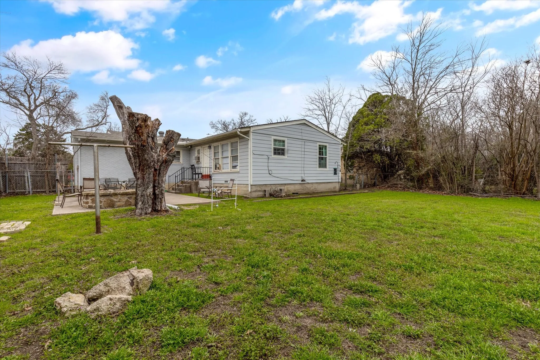 Single Family Residence For Rent in Tarrant County , 4228 Winfield Avenue, Fort Worth, Texas 76109, 4 Bedroom, 2 Bathroom, 1 Garage spaces, 1,486 Sqft, built in 1950, Preowned, mls#21172321, Real Estate Agent in Fort Worth, Homes For Rent in Tarrant county, Homes For Rent in Fort Worth, Realtor in Fort Worth Texas, Real Estate Brokerage Independent Realty Texas, Luminita Cordes Realtor