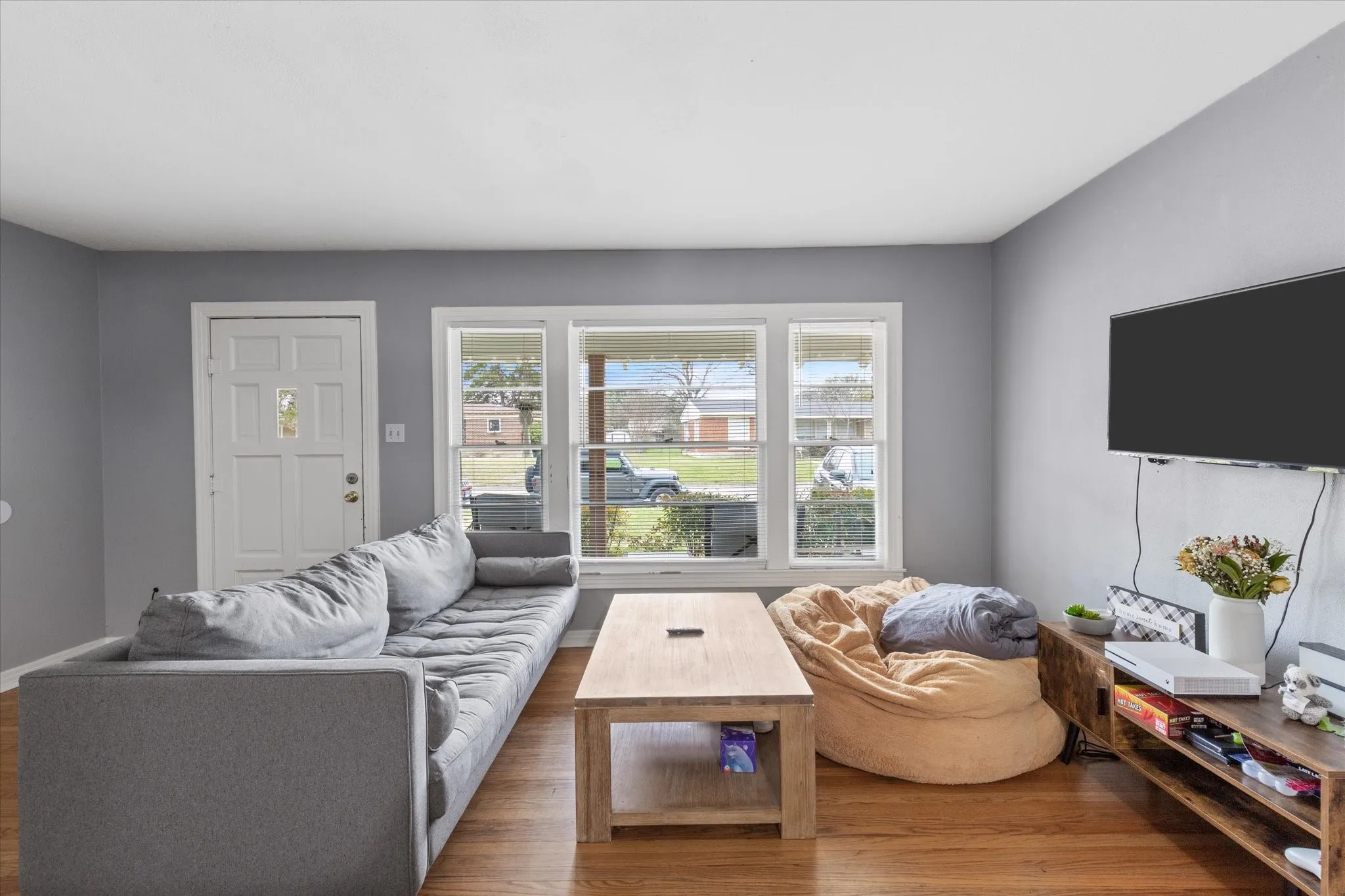 Single Family Residence For Rent in Tarrant County , 4228 Winfield Avenue, Fort Worth, Texas 76109, 4 Bedroom, 2 Bathroom, 1 Garage spaces, 1,486 Sqft, built in 1950, Preowned, mls#21172321, Real Estate Agent in Fort Worth, Homes For Rent in Tarrant county, Homes For Rent in Fort Worth, Realtor in Fort Worth Texas, Real Estate Brokerage Independent Realty Texas, Luminita Cordes Realtor