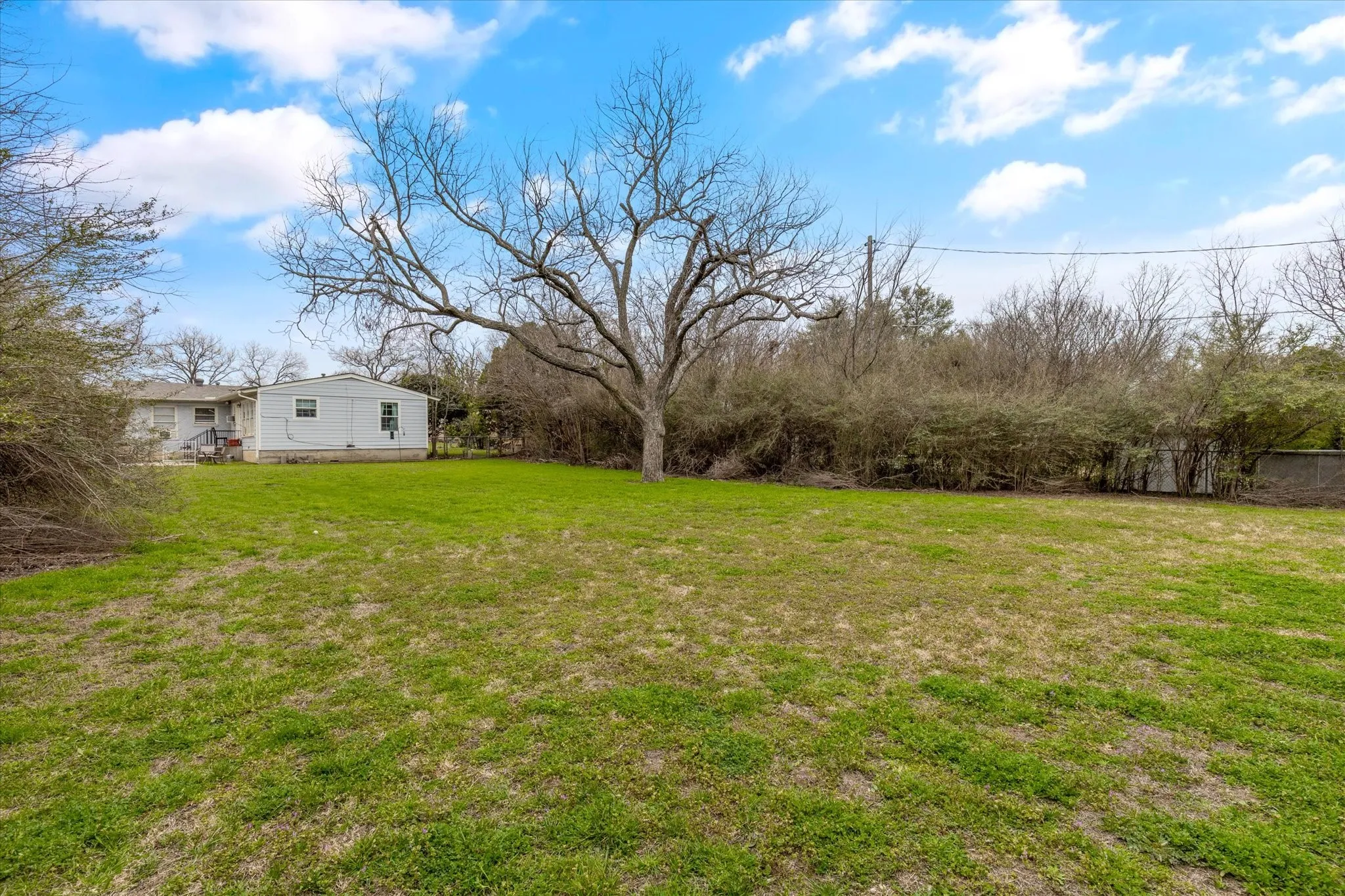 Single Family Residence For Rent in Tarrant County , 4228 Winfield Avenue, Fort Worth, Texas 76109, 4 Bedroom, 2 Bathroom, 1 Garage spaces, 1,486 Sqft, built in 1950, Preowned, mls#21172321, Real Estate Agent in Fort Worth, Homes For Rent in Tarrant county, Homes For Rent in Fort Worth, Realtor in Fort Worth Texas, Real Estate Brokerage Independent Realty Texas, Luminita Cordes Realtor