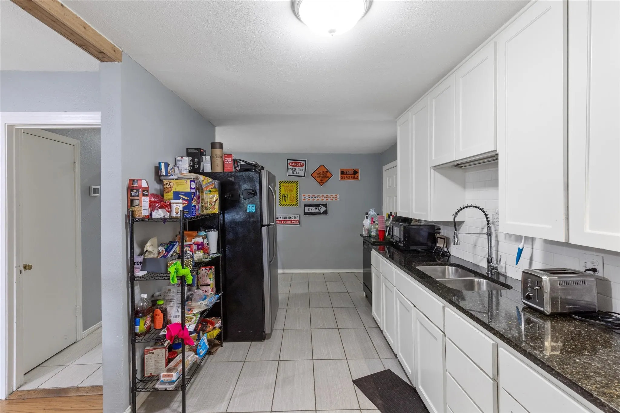 Single Family Residence For Rent in Tarrant County , 4228 Winfield Avenue, Fort Worth, Texas 76109, 4 Bedroom, 2 Bathroom, 1 Garage spaces, 1,486 Sqft, built in 1950, Preowned, mls#21172321, Real Estate Agent in Fort Worth, Homes For Rent in Tarrant county, Homes For Rent in Fort Worth, Realtor in Fort Worth Texas, Real Estate Brokerage Independent Realty Texas, Luminita Cordes Realtor