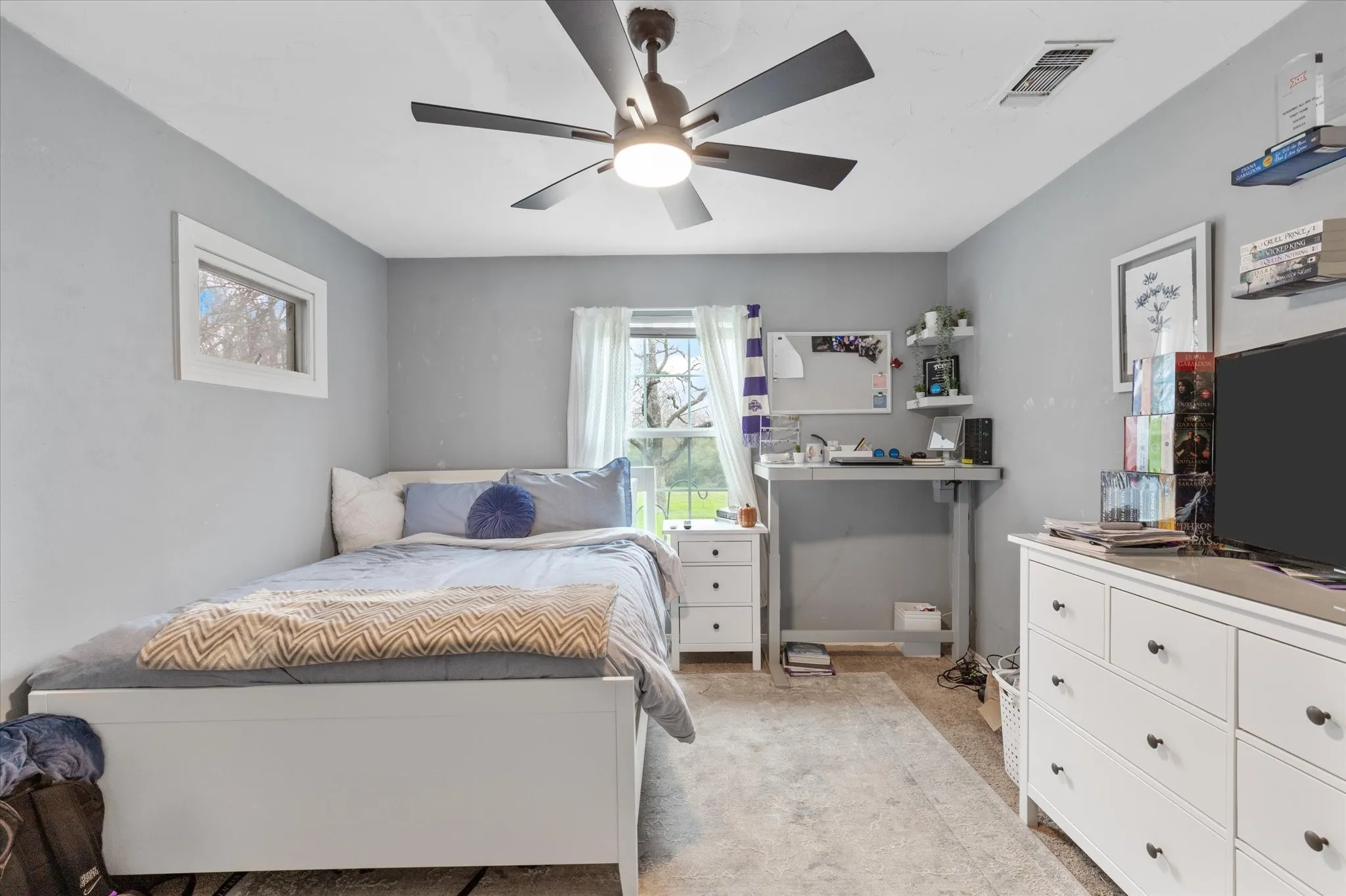 Single Family Residence For Rent in Tarrant County , 4228 Winfield Avenue, Fort Worth, Texas 76109, 4 Bedroom, 2 Bathroom, 1 Garage spaces, 1,486 Sqft, built in 1950, Preowned, mls#21172321, Real Estate Agent in Fort Worth, Homes For Rent in Tarrant county, Homes For Rent in Fort Worth, Realtor in Fort Worth Texas, Real Estate Brokerage Independent Realty Texas, Luminita Cordes Realtor