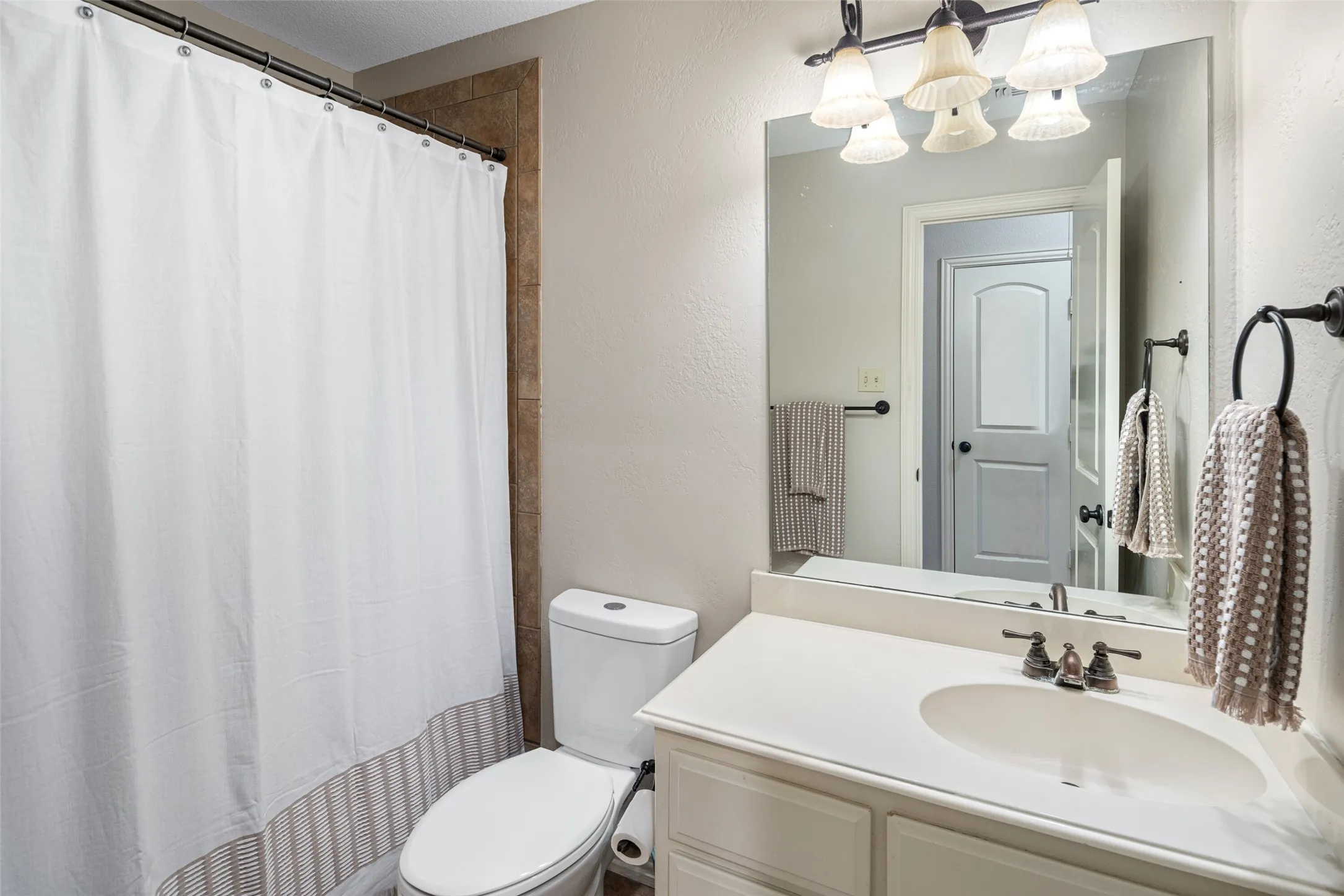 Single Family Residence For Sale in Collin County , 1225 Chandler Circle, Prosper, Texas 75078, 4 Bedroom, 3 Bathroom, 4 Garage spaces, 3,091 Sqft, built in 2005, Preowned, mls#21172128, Real Estate Agent in Prosper, Homes For Sale in Collin county, Homes For Sale in Prosper, Realtor in Prosper Texas, Real Estate Brokerage Independent Realty Texas, Luminita Cordes Realtor
