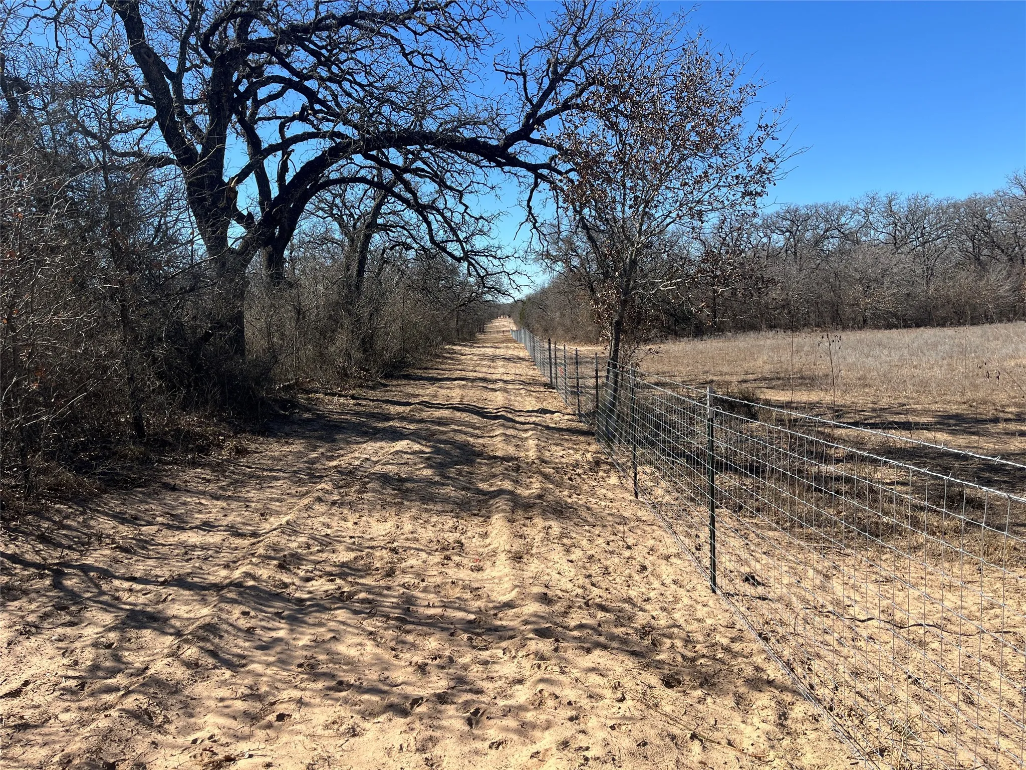 Mobile Home For Sale in Erath County , 6164 County Road 264, Dublin, Texas 76446, 3 Bedroom, 2 Bathroom, Garage spaces, 1,872 Sqft, built in 1975, mls#21173291, Real Estate Agent in Dublin, Homes For Sale in Erath county, Homes For Sale in Dublin, Realtor in Dublin Texas, Real Estate Brokerage Independent Realty Texas, Luminita Cordes Realtor