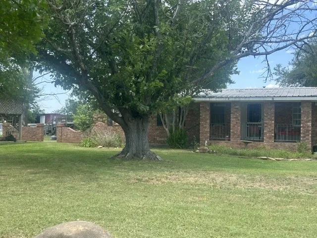 Mobile Home For Sale in Erath County , 6164 County Road 264, Dublin, Texas 76446, 3 Bedroom, 2 Bathroom, Garage spaces, 1,872 Sqft, built in 1975, mls#21173291, Real Estate Agent in Dublin, Homes For Sale in Erath county, Homes For Sale in Dublin, Realtor in Dublin Texas, Real Estate Brokerage Independent Realty Texas, Luminita Cordes Realtor