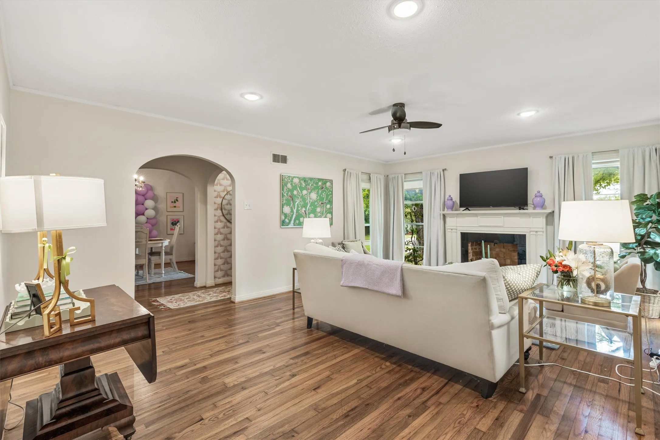 Single Family Residence For Rent in Tarrant County , 3417 Westcliff Road S, Fort Worth, Texas 76109, 3 Bedrooms, 2 Bathrooms, Garage spaces, 1,818 Sqft, built in 1946, Preowned, Price $3,500, mls#21173109, Real Estate Agent in Fort Worth, Homes For Rent in Tarrant county, Homes For Rent in Fort Worth, Realtor in Fort Worth Texas, Real Estate Brokerage Independent Realty Texas, Luminita Cordes Realtor