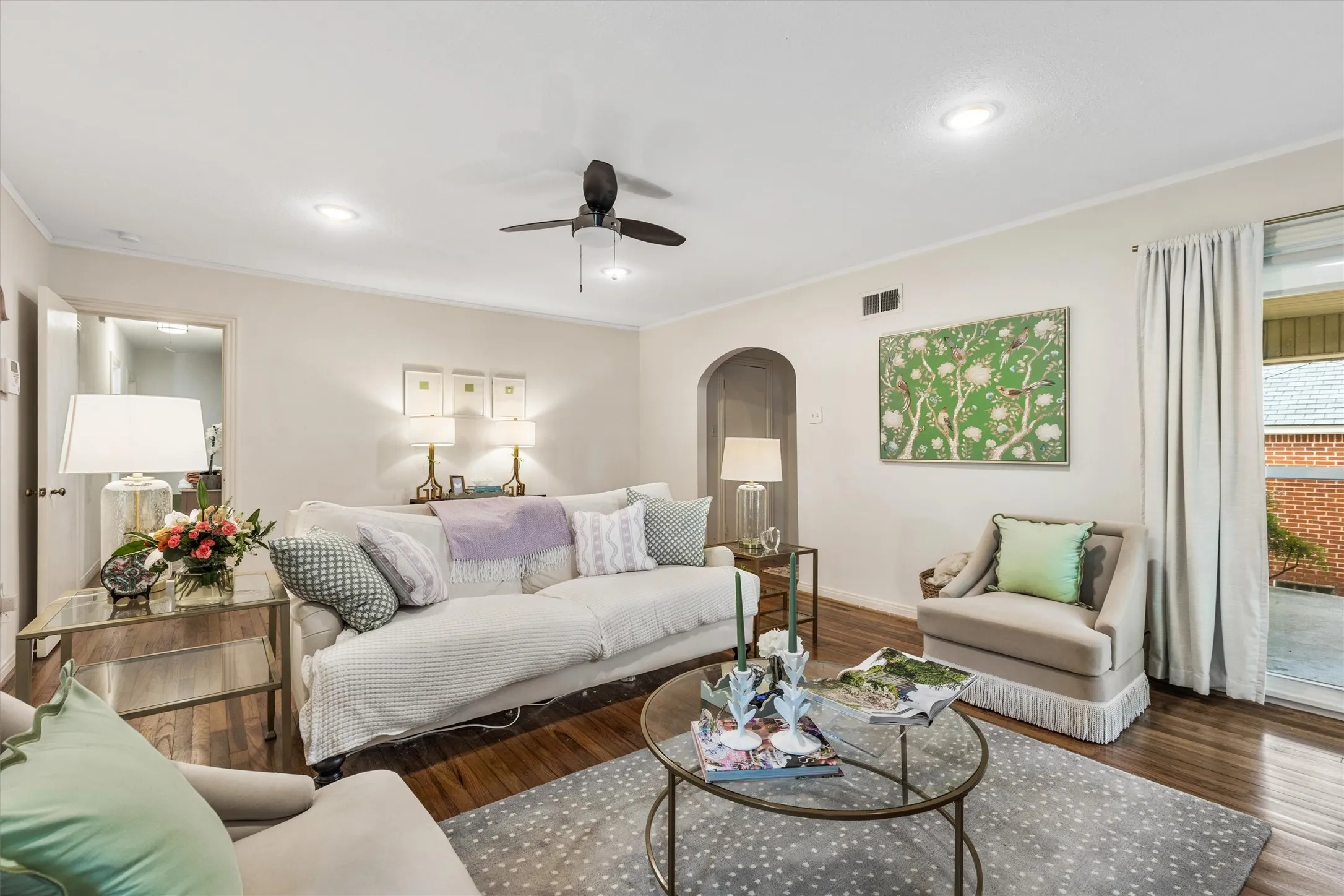 Single Family Residence For Rent in Tarrant County , 3417 Westcliff Road S, Fort Worth, Texas 76109, 3 Bedrooms, 2 Bathrooms, Garage spaces, 1,818 Sqft, built in 1946, Preowned, Price $3,500, mls#21173109, Real Estate Agent in Fort Worth, Homes For Rent in Tarrant county, Homes For Rent in Fort Worth, Realtor in Fort Worth Texas, Real Estate Brokerage Independent Realty Texas, Luminita Cordes Realtor