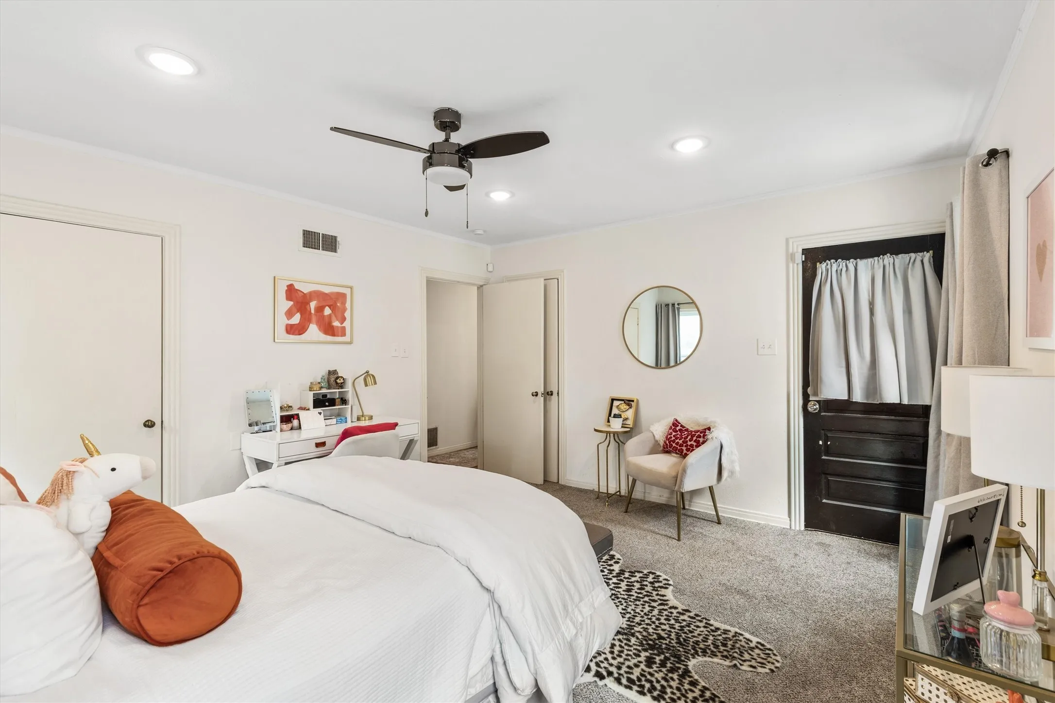 Single Family Residence For Rent in Tarrant County , 3417 Westcliff Road S, Fort Worth, Texas 76109, 3 Bedrooms, 2 Bathrooms, Garage spaces, 1,818 Sqft, built in 1946, Preowned, Price $3,500, mls#21173109, Real Estate Agent in Fort Worth, Homes For Rent in Tarrant county, Homes For Rent in Fort Worth, Realtor in Fort Worth Texas, Real Estate Brokerage Independent Realty Texas, Luminita Cordes Realtor