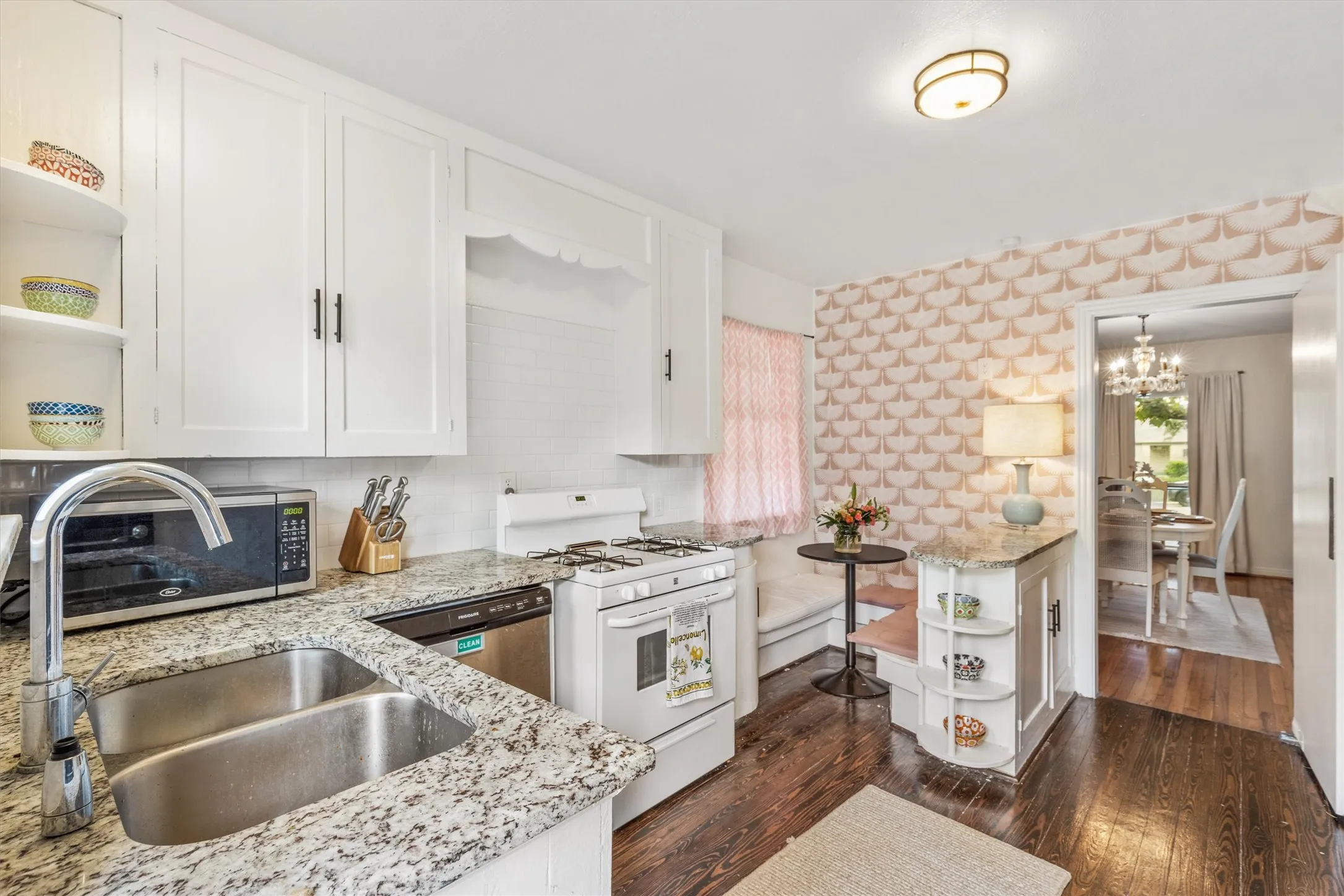 Single Family Residence For Rent in Tarrant County , 3417 Westcliff Road S, Fort Worth, Texas 76109, 3 Bedrooms, 2 Bathrooms, Garage spaces, 1,818 Sqft, built in 1946, Preowned, Price $3,500, mls#21173109, Real Estate Agent in Fort Worth, Homes For Rent in Tarrant county, Homes For Rent in Fort Worth, Realtor in Fort Worth Texas, Real Estate Brokerage Independent Realty Texas, Luminita Cordes Realtor