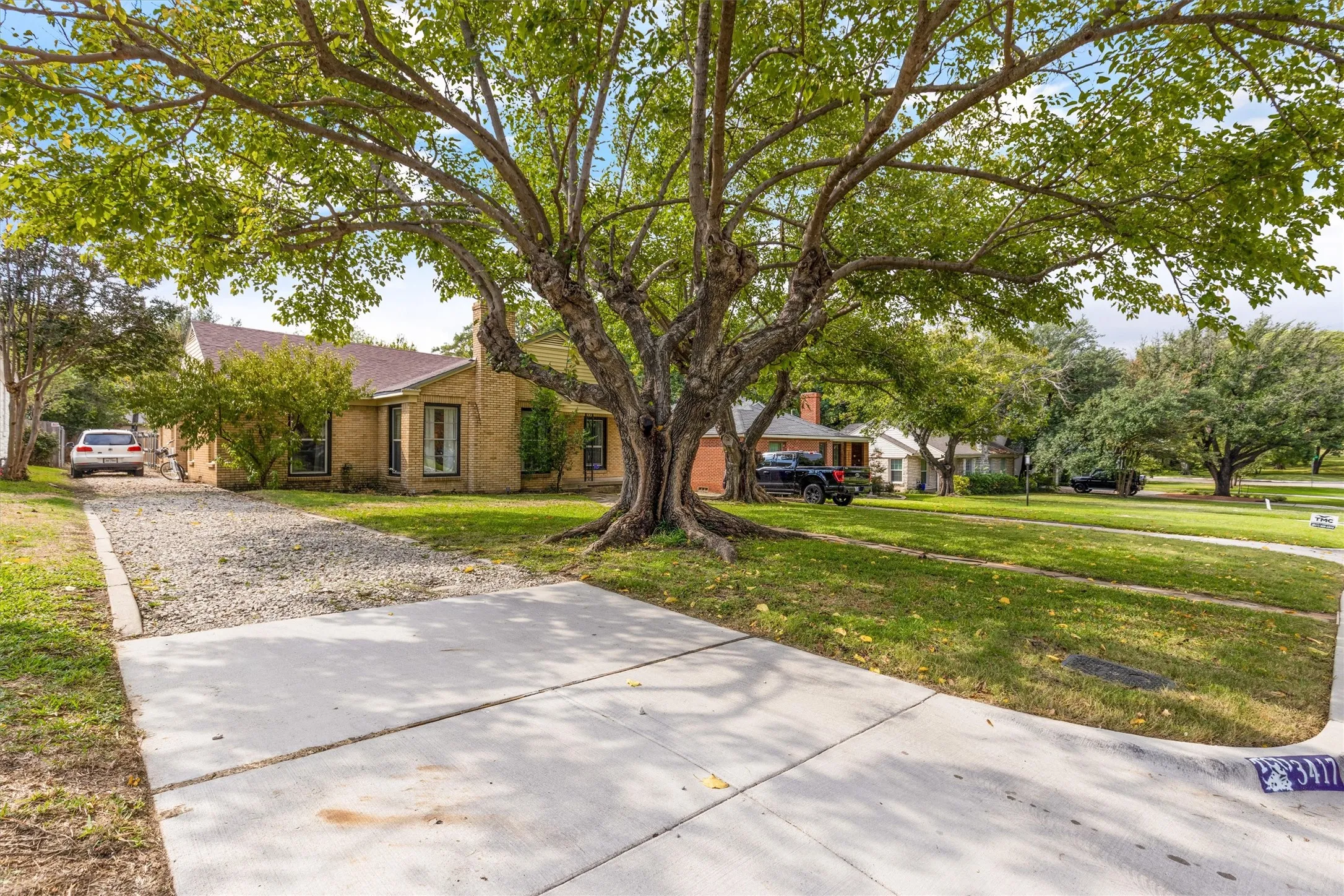 Single Family Residence For Rent in Tarrant County , 3417 Westcliff Road S, Fort Worth, Texas 76109, 3 Bedrooms, 2 Bathrooms, Garage spaces, 1,818 Sqft, built in 1946, Preowned, Price $3,500, mls#21173109, Real Estate Agent in Fort Worth, Homes For Rent in Tarrant county, Homes For Rent in Fort Worth, Realtor in Fort Worth Texas, Real Estate Brokerage Independent Realty Texas, Luminita Cordes Realtor