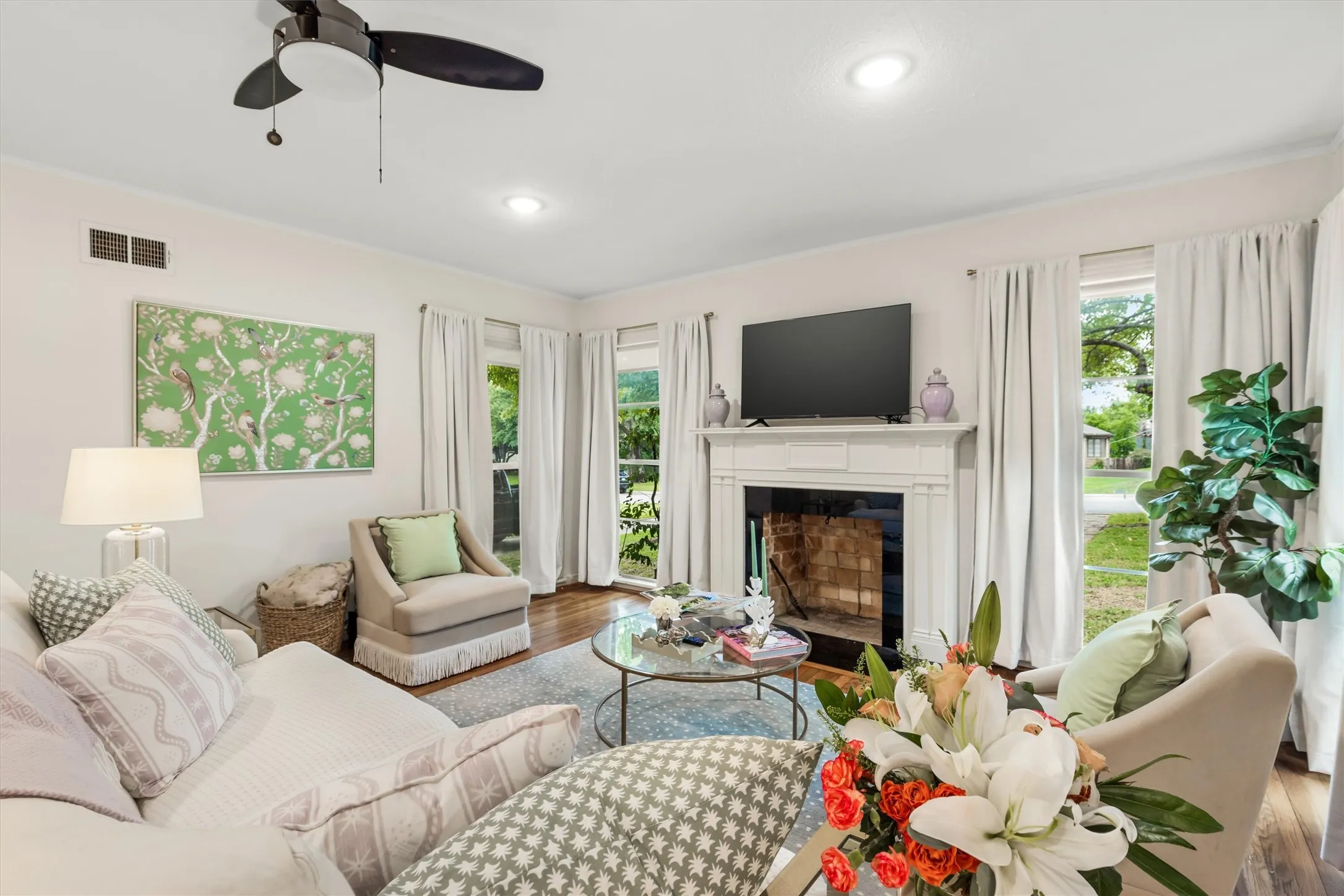 Single Family Residence For Rent in Tarrant County , 3417 Westcliff Road S, Fort Worth, Texas 76109, 3 Bedrooms, 2 Bathrooms, Garage spaces, 1,818 Sqft, built in 1946, Preowned, Price $3,500, mls#21173109, Real Estate Agent in Fort Worth, Homes For Rent in Tarrant county, Homes For Rent in Fort Worth, Realtor in Fort Worth Texas, Real Estate Brokerage Independent Realty Texas, Luminita Cordes Realtor