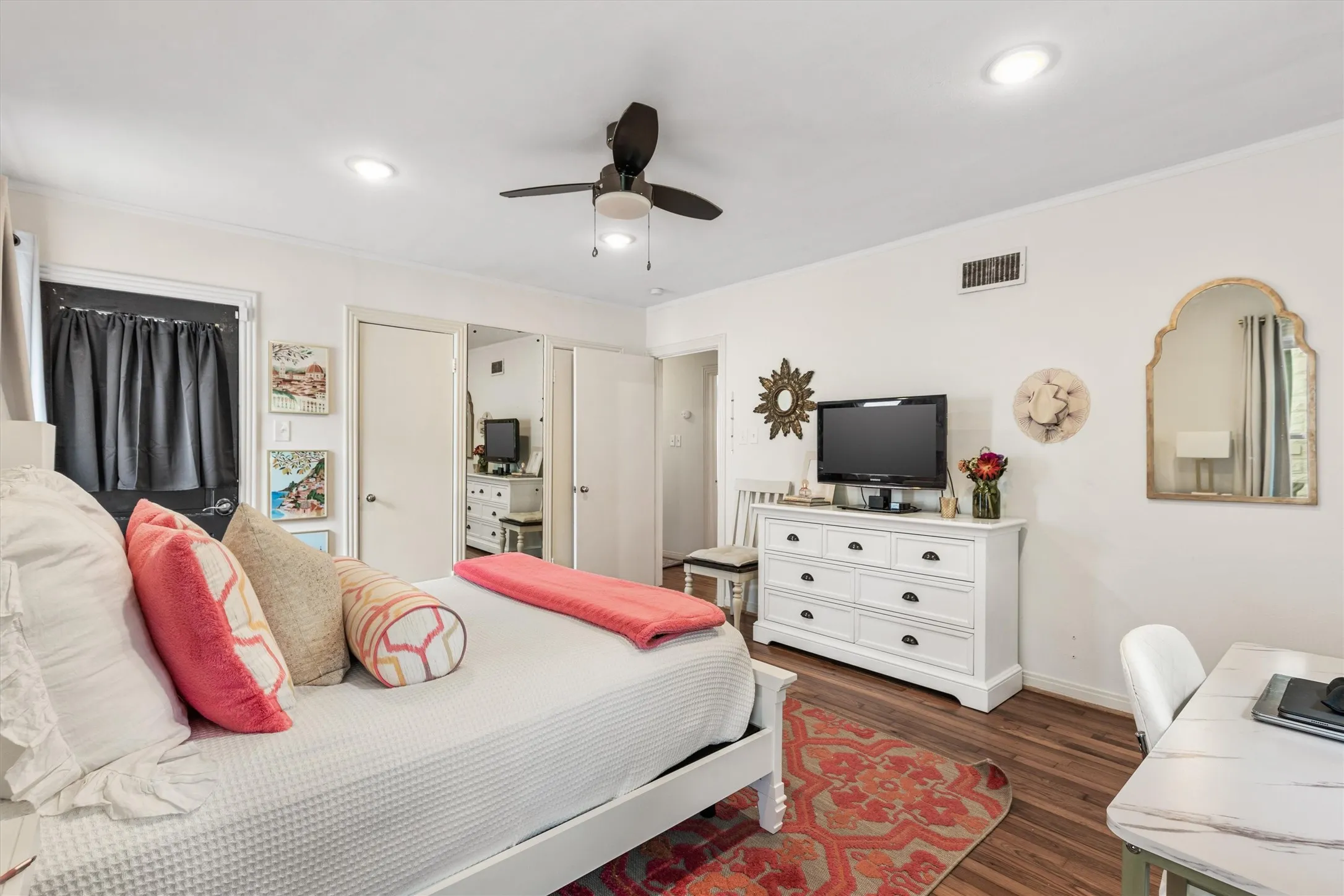 Single Family Residence For Rent in Tarrant County , 3417 Westcliff Road S, Fort Worth, Texas 76109, 3 Bedrooms, 2 Bathrooms, Garage spaces, 1,818 Sqft, built in 1946, Preowned, Price $3,500, mls#21173109, Real Estate Agent in Fort Worth, Homes For Rent in Tarrant county, Homes For Rent in Fort Worth, Realtor in Fort Worth Texas, Real Estate Brokerage Independent Realty Texas, Luminita Cordes Realtor