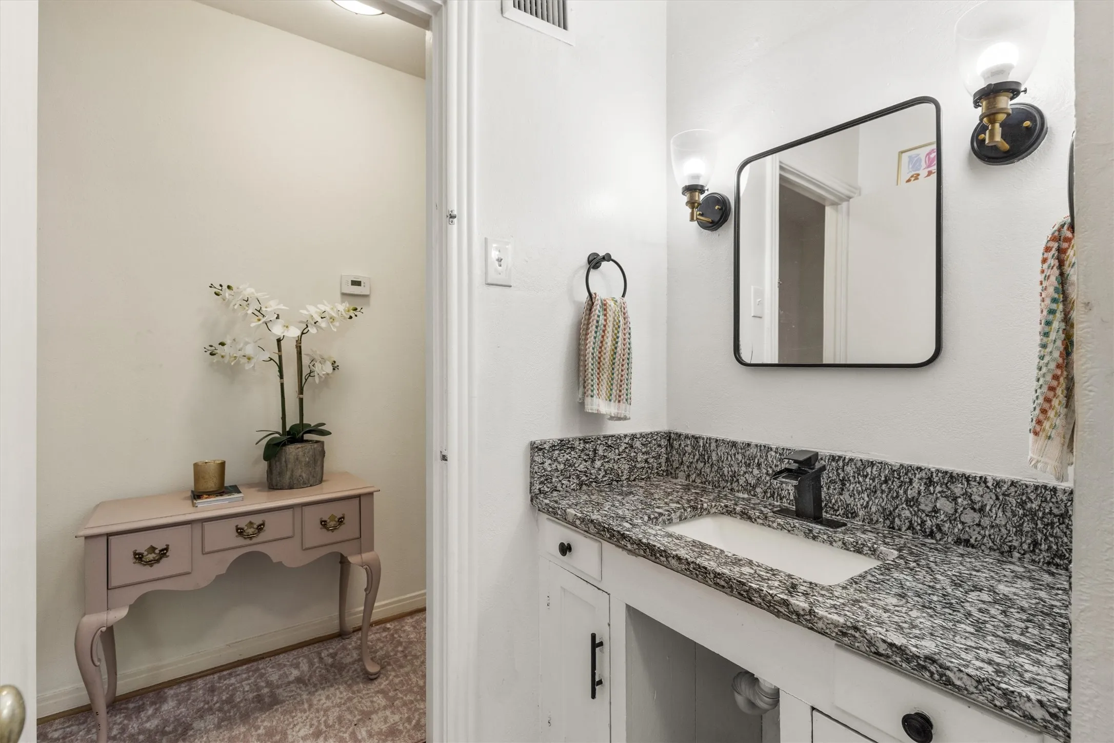 Single Family Residence For Rent in Tarrant County , 3417 Westcliff Road S, Fort Worth, Texas 76109, 3 Bedrooms, 2 Bathrooms, Garage spaces, 1,818 Sqft, built in 1946, Preowned, Price $3,500, mls#21173109, Real Estate Agent in Fort Worth, Homes For Rent in Tarrant county, Homes For Rent in Fort Worth, Realtor in Fort Worth Texas, Real Estate Brokerage Independent Realty Texas, Luminita Cordes Realtor