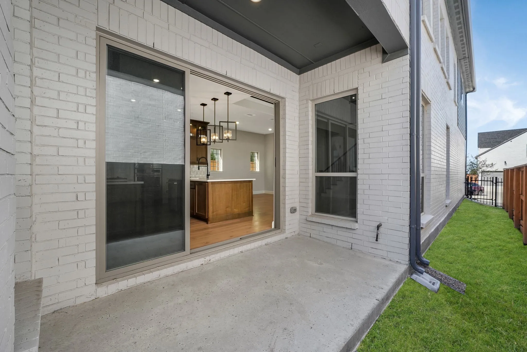 Single Family Residence For Sale in Denton County , 3340 Betony Street, Frisco, Texas 75033, 4 Bedroom, 3 Bathroom, 2 Garage spaces, 2,532 Sqft, built in 2024, Preowned, mls#21171969, Real Estate Agent in Frisco, Homes For Sale in Denton county, Homes For Sale in Frisco, Realtor in Frisco Texas, Real Estate Brokerage Independent Realty Texas, Luminita Cordes Realtor