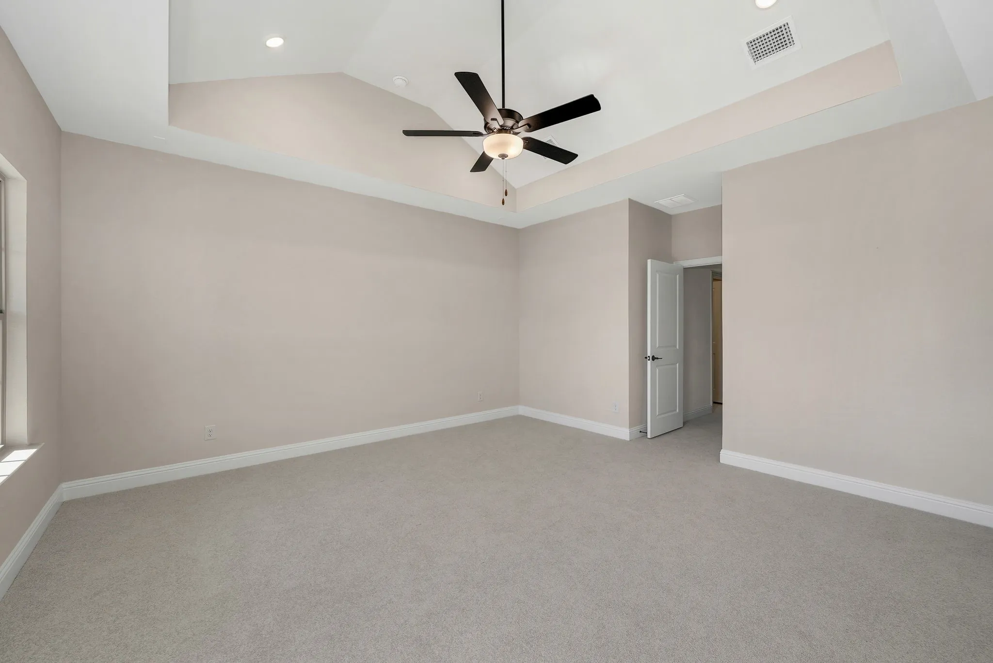 Single Family Residence For Sale in Denton County , 3340 Betony Street, Frisco, Texas 75033, 4 Bedroom, 3 Bathroom, 2 Garage spaces, 2,532 Sqft, built in 2024, Preowned, mls#21171969, Real Estate Agent in Frisco, Homes For Sale in Denton county, Homes For Sale in Frisco, Realtor in Frisco Texas, Real Estate Brokerage Independent Realty Texas, Luminita Cordes Realtor