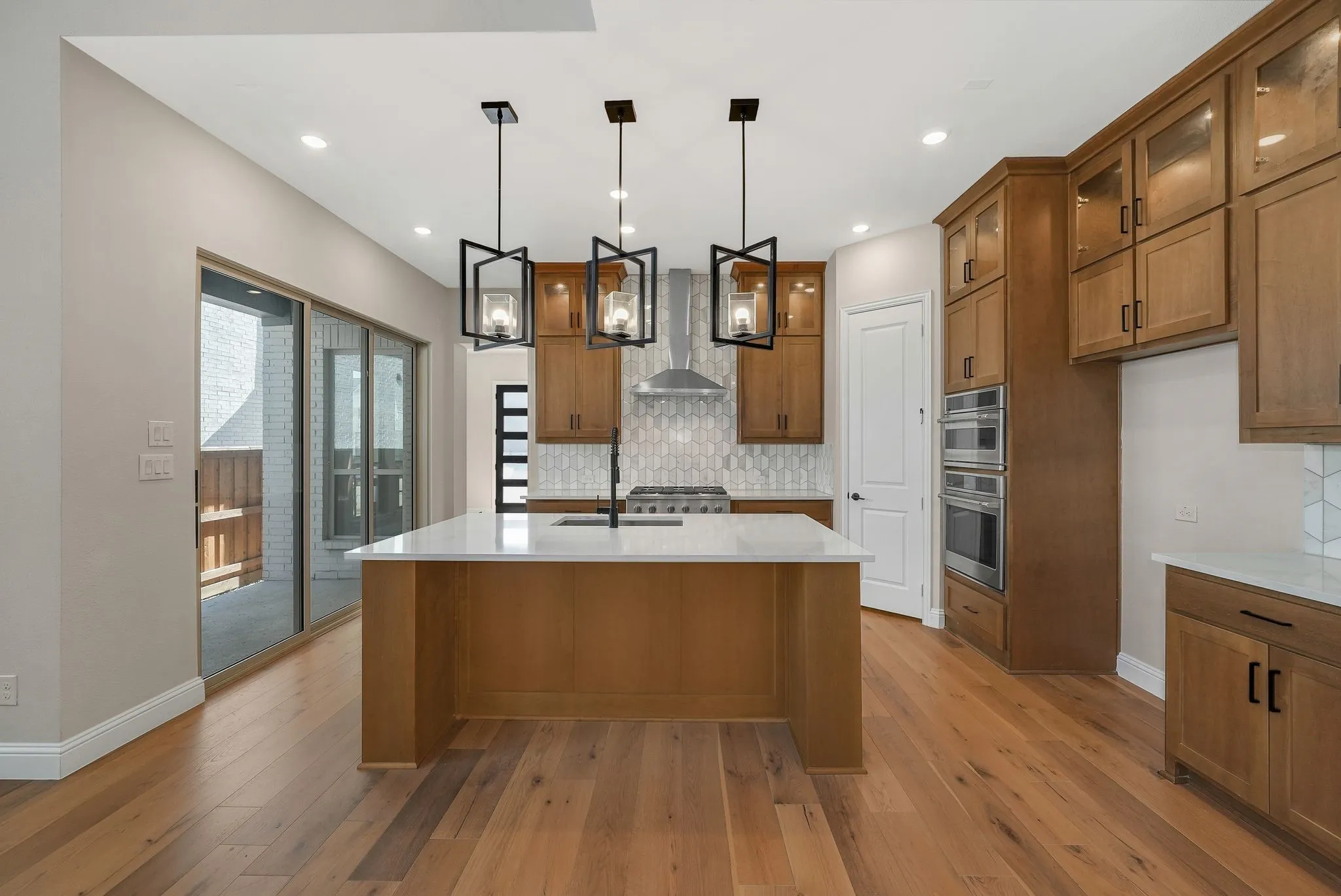 Single Family Residence For Sale in Denton County , 3340 Betony Street, Frisco, Texas 75033, 4 Bedroom, 3 Bathroom, 2 Garage spaces, 2,532 Sqft, built in 2024, Preowned, mls#21171969, Real Estate Agent in Frisco, Homes For Sale in Denton county, Homes For Sale in Frisco, Realtor in Frisco Texas, Real Estate Brokerage Independent Realty Texas, Luminita Cordes Realtor