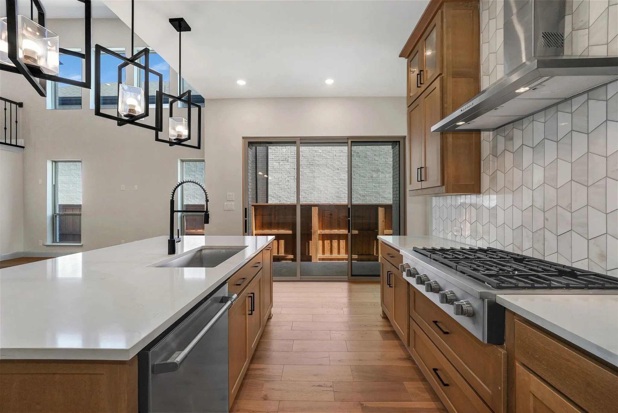 Single Family Residence For Sale in Denton County , 3340 Betony Street, Frisco, Texas 75033, 4 Bedroom, 3 Bathroom, 2 Garage spaces, 2,532 Sqft, built in 2024, Preowned, mls#21171969, Real Estate Agent in Frisco, Homes For Sale in Denton county, Homes For Sale in Frisco, Realtor in Frisco Texas, Real Estate Brokerage Independent Realty Texas, Luminita Cordes Realtor