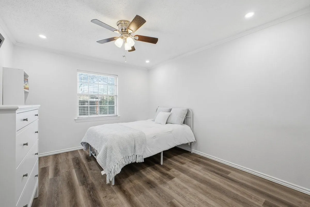 Condominium For Sale in Tarrant County , 907 Roaring Springs Road, Fort Worth, Texas 76114, 2 Bedroom, 2 Bathroom, Garage spaces, 1,333 Sqft, built in 1970, mls#21173398, Real Estate Agent in Fort Worth, Homes For Sale in Tarrant county, Homes For Sale in Fort Worth, Realtor in Fort Worth Texas, Real Estate Brokerage Independent Realty Texas, Luminita Cordes Realtor