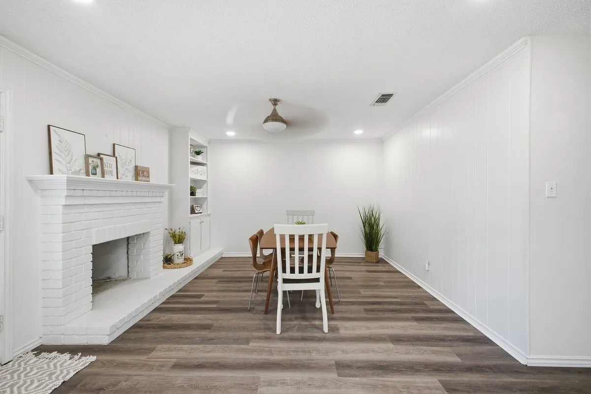 Condominium For Sale in Tarrant County , 907 Roaring Springs Road, Fort Worth, Texas 76114, 2 Bedroom, 2 Bathroom, Garage spaces, 1,333 Sqft, built in 1970, mls#21173398, Real Estate Agent in Fort Worth, Homes For Sale in Tarrant county, Homes For Sale in Fort Worth, Realtor in Fort Worth Texas, Real Estate Brokerage Independent Realty Texas, Luminita Cordes Realtor
