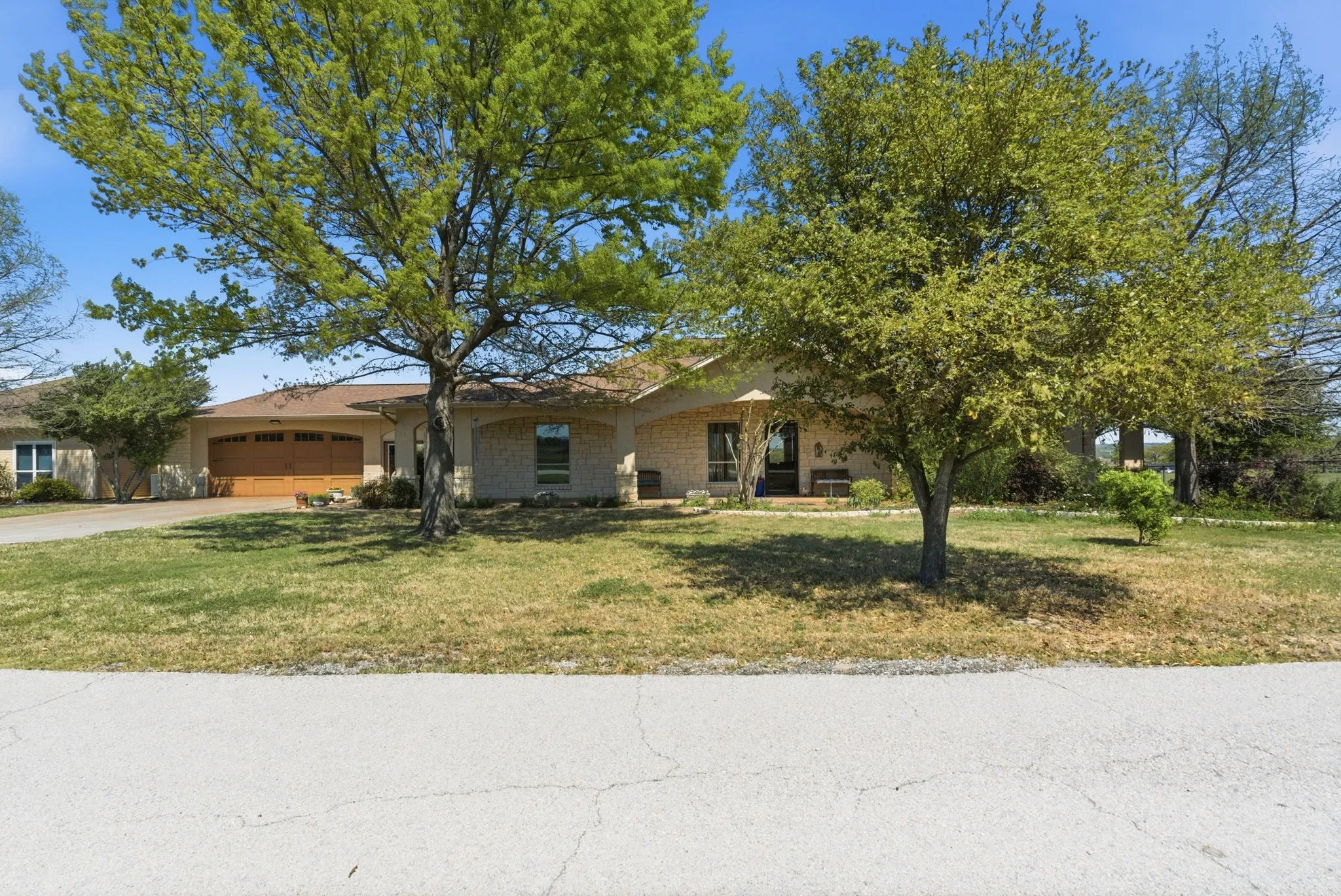 Farm For Sale in Parker County , 3601 Springfield Road, Springtown, Texas 76082, 4 Bedroom, 3 Bathroom, 2 Garage spaces, 4,749 Sqft, built in 2005, mls#21173375, Real Estate Agent in Springtown, Homes For Sale in Parker county, Homes For Sale in Springtown, Realtor in Springtown Texas, Real Estate Brokerage Independent Realty Texas, Luminita Cordes Realtor