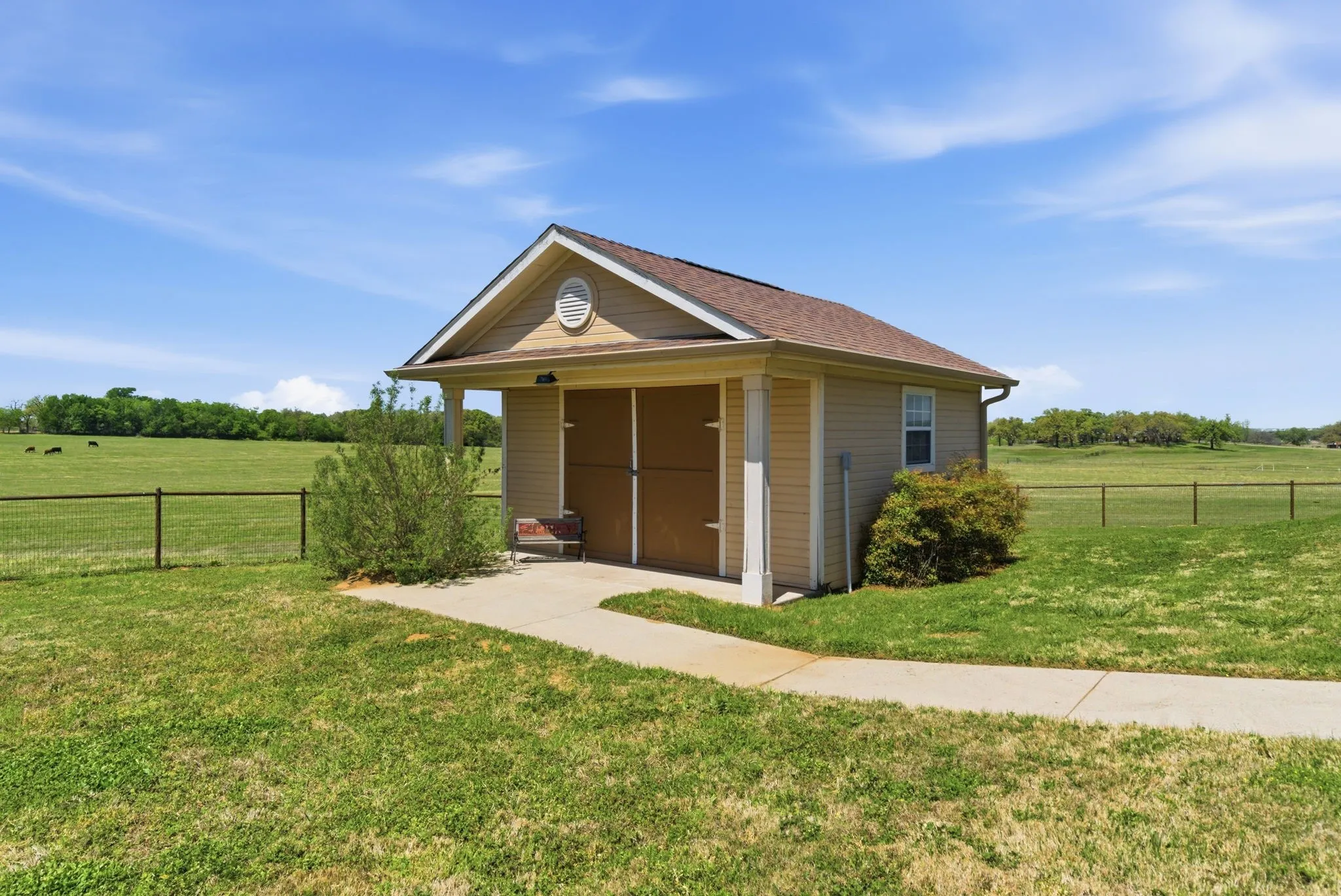 Farm For Sale in Parker County , 3601 Springfield Road, Springtown, Texas 76082, 4 Bedroom, 3 Bathroom, 2 Garage spaces, 4,749 Sqft, built in 2005, mls#21173375, Real Estate Agent in Springtown, Homes For Sale in Parker county, Homes For Sale in Springtown, Realtor in Springtown Texas, Real Estate Brokerage Independent Realty Texas, Luminita Cordes Realtor