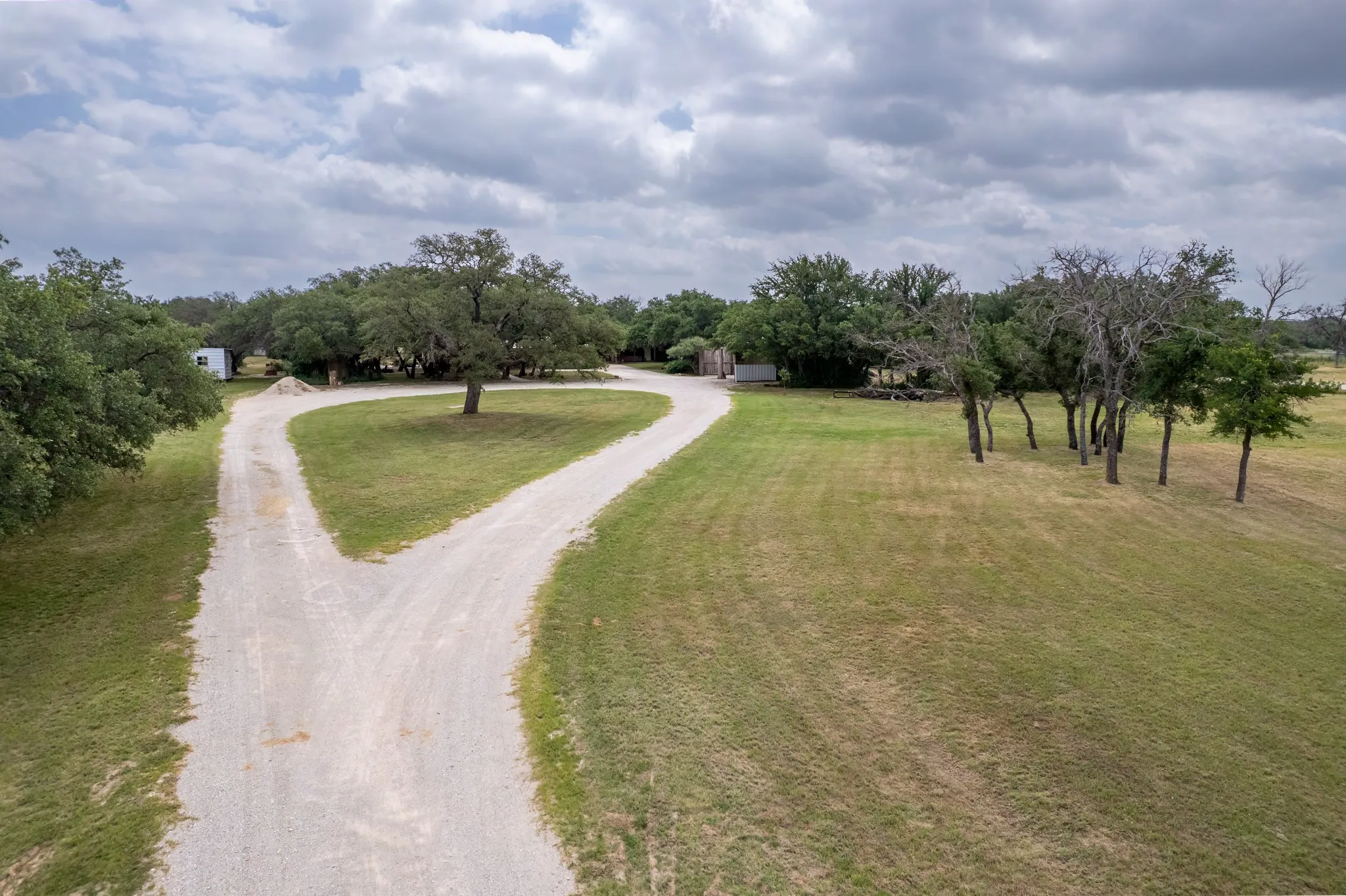 Single Family Residence For Sale in Brown County , 7250 Fm-2125 N, Brownwood, Texas 76801, 3 Bedroom, 2 Bathroom, Garage spaces, 2,346 Sqft, built in 1985, mls#21166823, Real Estate Agent in Brownwood, Homes For Sale in Brown county, Homes For Sale in Brownwood, Realtor in Brownwood Texas, Real Estate Brokerage Independent Realty Texas, Luminita Cordes Realtor