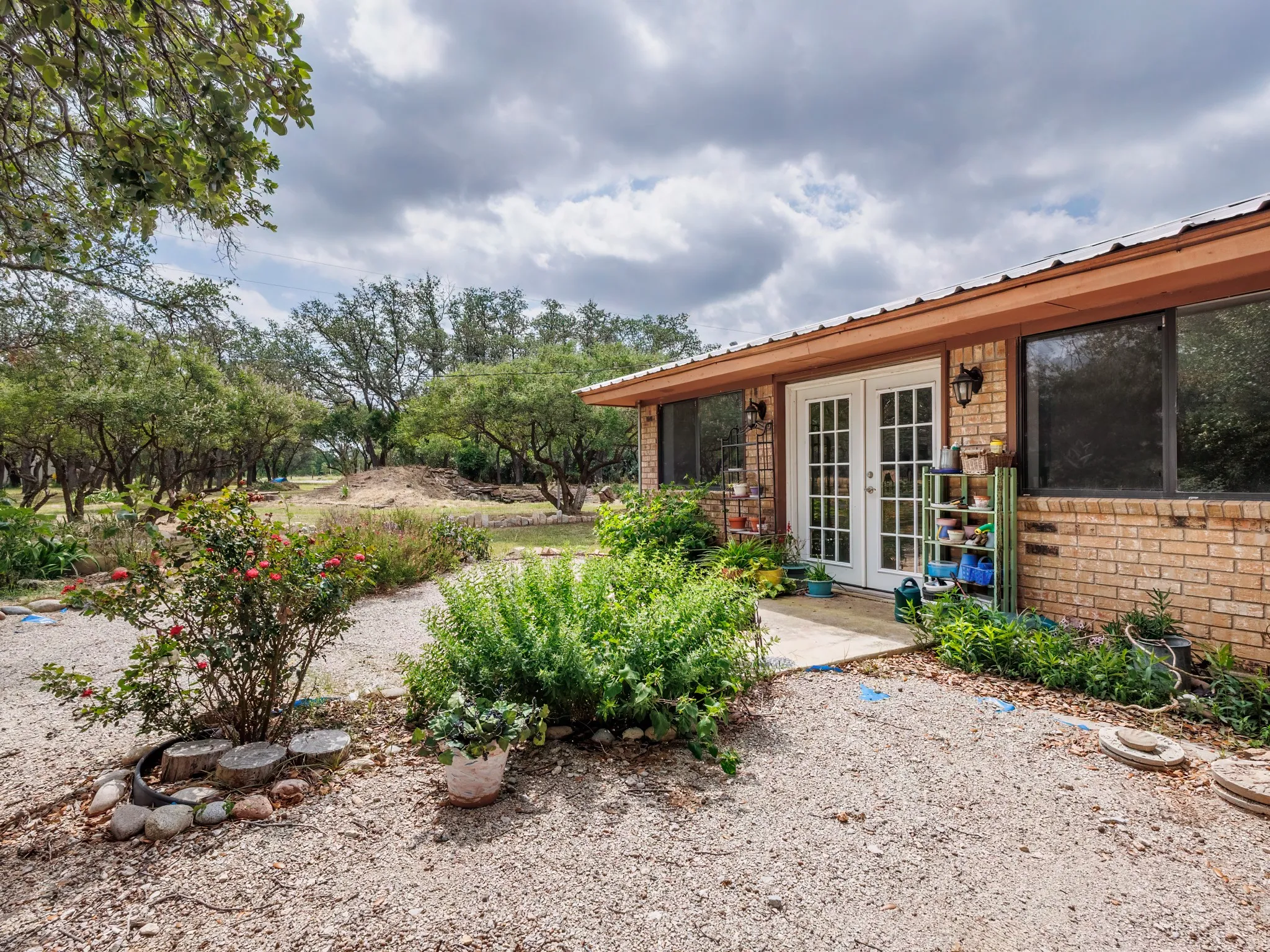 Single Family Residence For Sale in Brown County , 7250 Fm-2125 N, Brownwood, Texas 76801, 3 Bedroom, 2 Bathroom, Garage spaces, 2,346 Sqft, built in 1985, mls#21166823, Real Estate Agent in Brownwood, Homes For Sale in Brown county, Homes For Sale in Brownwood, Realtor in Brownwood Texas, Real Estate Brokerage Independent Realty Texas, Luminita Cordes Realtor