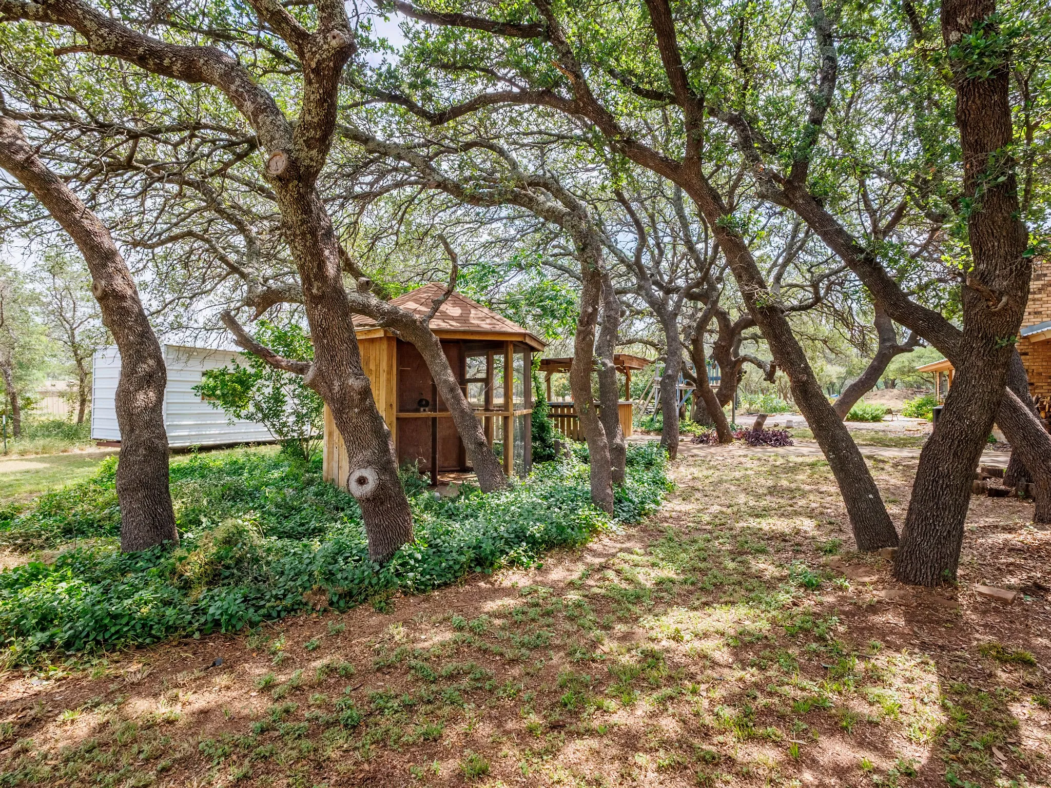 Single Family Residence For Sale in Brown County , 7250 Fm-2125 N, Brownwood, Texas 76801, 3 Bedroom, 2 Bathroom, Garage spaces, 2,346 Sqft, built in 1985, mls#21166823, Real Estate Agent in Brownwood, Homes For Sale in Brown county, Homes For Sale in Brownwood, Realtor in Brownwood Texas, Real Estate Brokerage Independent Realty Texas, Luminita Cordes Realtor