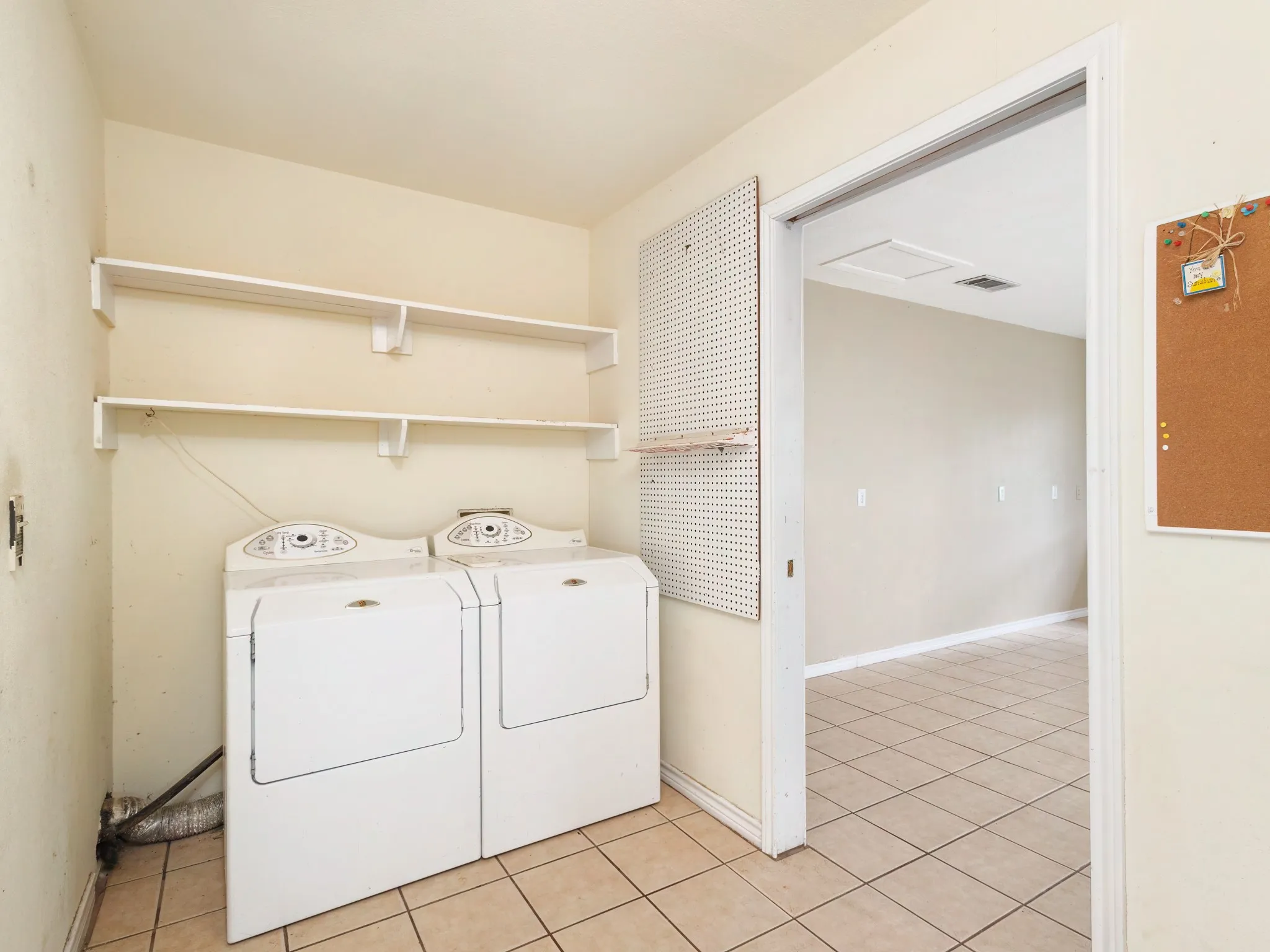 Single Family Residence For Sale in Brown County , 7250 Fm-2125 N, Brownwood, Texas 76801, 3 Bedroom, 2 Bathroom, Garage spaces, 2,346 Sqft, built in 1985, mls#21166823, Real Estate Agent in Brownwood, Homes For Sale in Brown county, Homes For Sale in Brownwood, Realtor in Brownwood Texas, Real Estate Brokerage Independent Realty Texas, Luminita Cordes Realtor