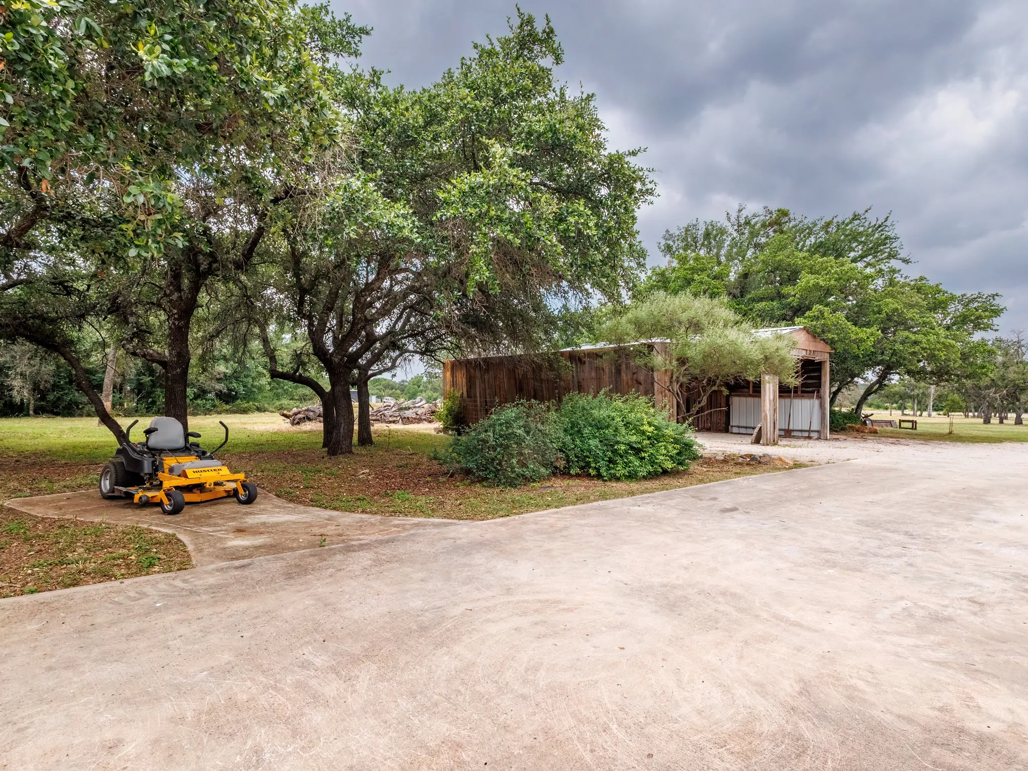 Single Family Residence For Sale in Brown County , 7250 Fm-2125 N, Brownwood, Texas 76801, 3 Bedroom, 2 Bathroom, Garage spaces, 2,346 Sqft, built in 1985, mls#21166823, Real Estate Agent in Brownwood, Homes For Sale in Brown county, Homes For Sale in Brownwood, Realtor in Brownwood Texas, Real Estate Brokerage Independent Realty Texas, Luminita Cordes Realtor