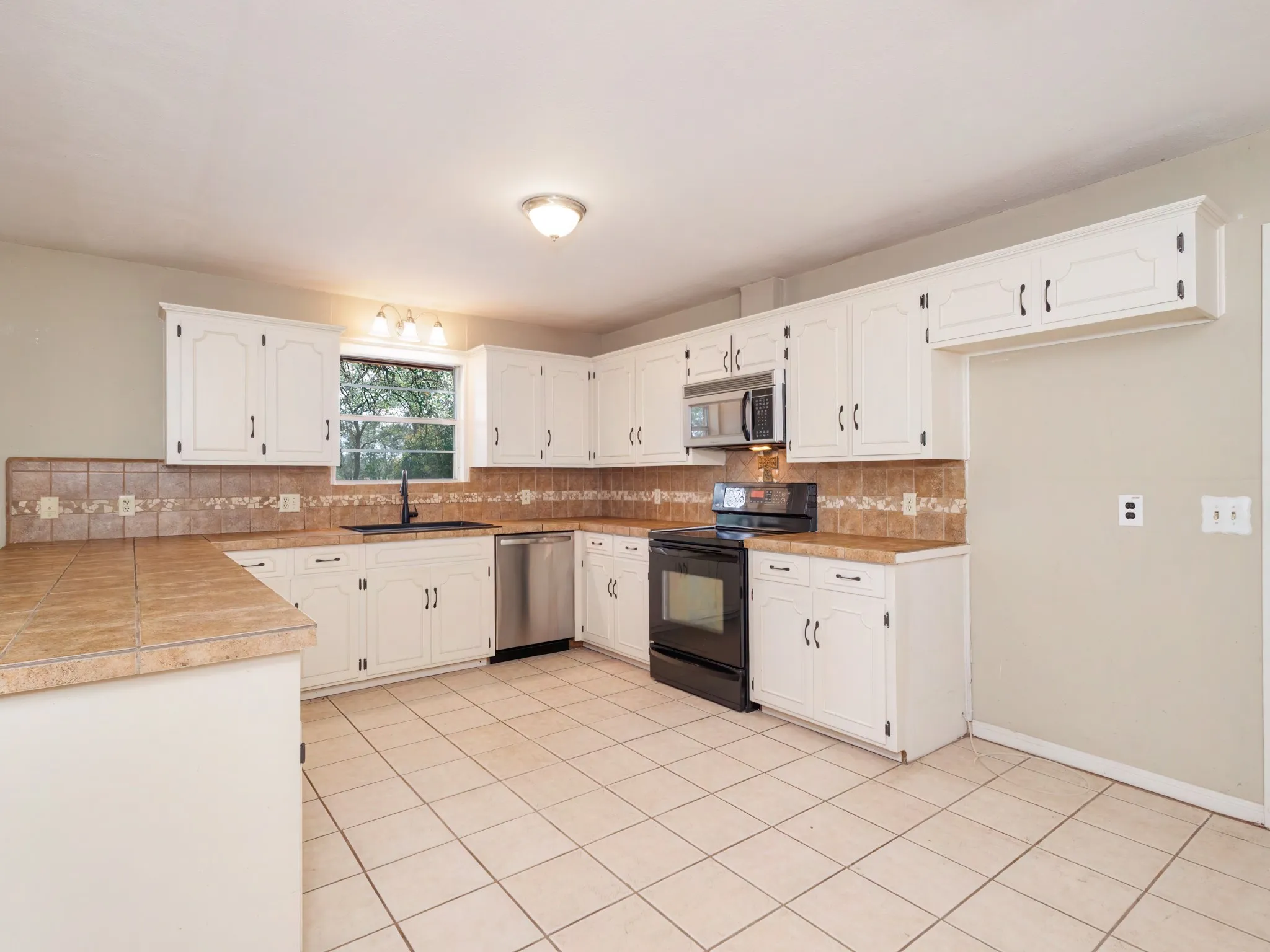 Single Family Residence For Sale in Brown County , 7250 Fm-2125 N, Brownwood, Texas 76801, 3 Bedroom, 2 Bathroom, Garage spaces, 2,346 Sqft, built in 1985, mls#21166823, Real Estate Agent in Brownwood, Homes For Sale in Brown county, Homes For Sale in Brownwood, Realtor in Brownwood Texas, Real Estate Brokerage Independent Realty Texas, Luminita Cordes Realtor