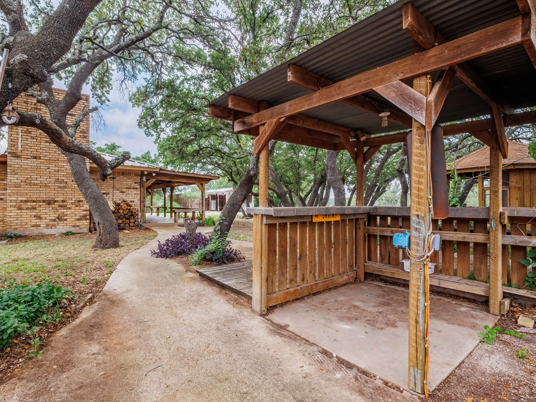 Single Family Residence For Sale in Brown County , 7250 Fm-2125 N, Brownwood, Texas 76801, 3 Bedroom, 2 Bathroom, Garage spaces, 2,346 Sqft, built in 1985, mls#21166823, Real Estate Agent in Brownwood, Homes For Sale in Brown county, Homes For Sale in Brownwood, Realtor in Brownwood Texas, Real Estate Brokerage Independent Realty Texas, Luminita Cordes Realtor
