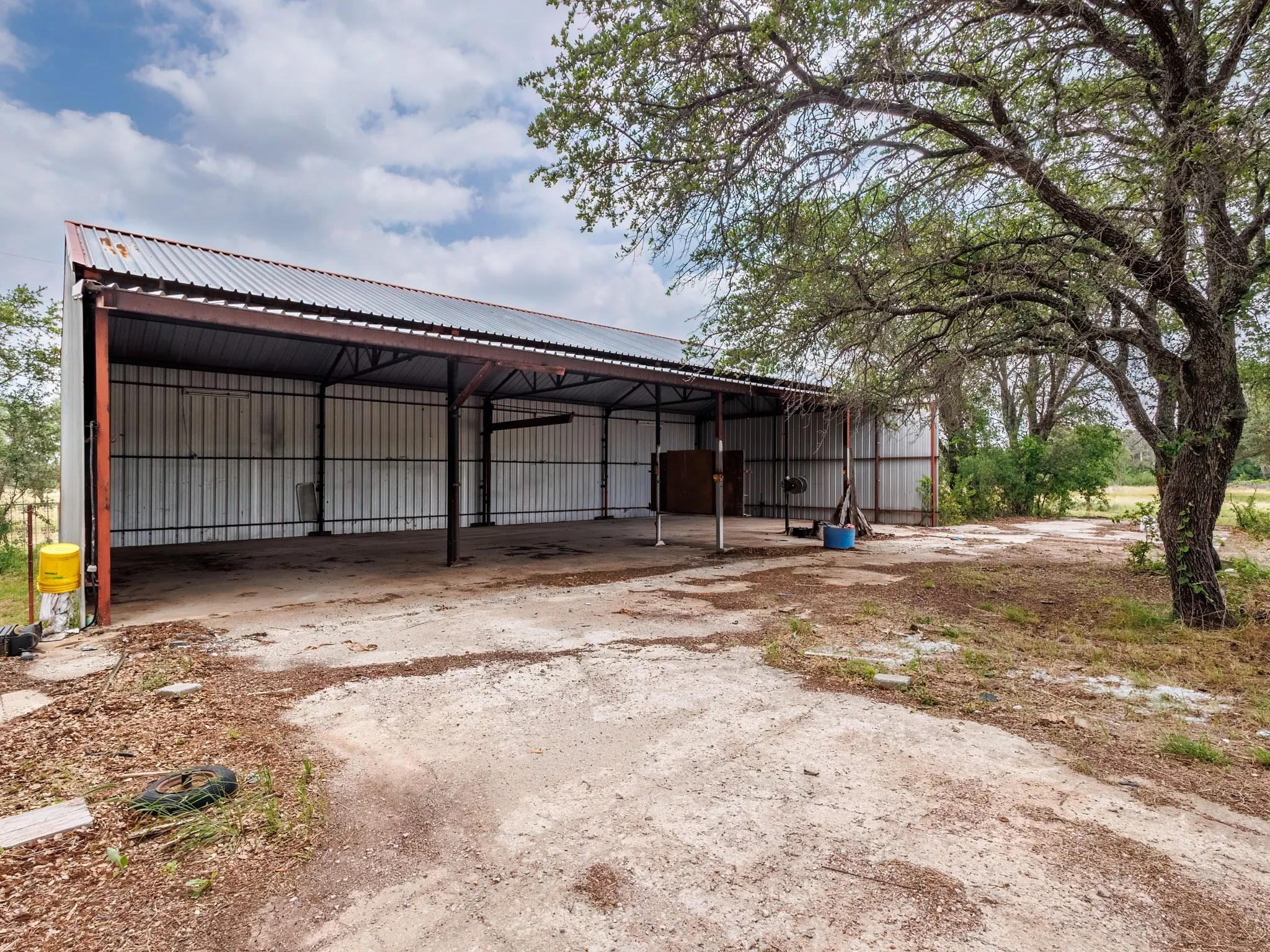 Single Family Residence For Sale in Brown County , 7250 Fm-2125 N, Brownwood, Texas 76801, 3 Bedroom, 2 Bathroom, Garage spaces, 2,346 Sqft, built in 1985, mls#21166823, Real Estate Agent in Brownwood, Homes For Sale in Brown county, Homes For Sale in Brownwood, Realtor in Brownwood Texas, Real Estate Brokerage Independent Realty Texas, Luminita Cordes Realtor