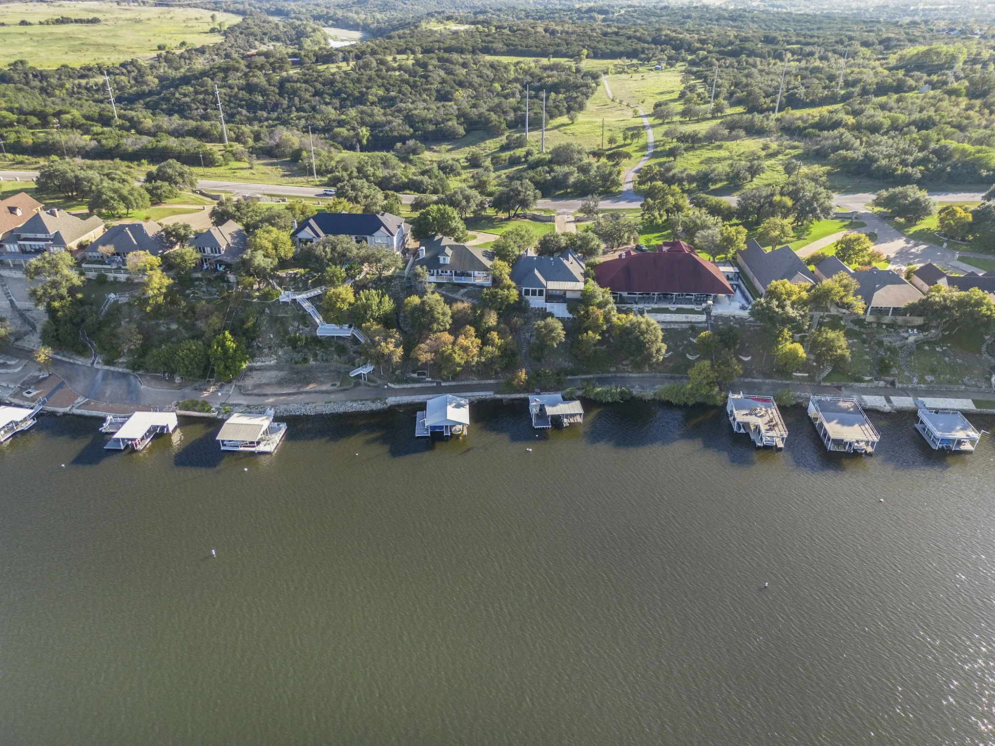 Single Family Residence For Sale in Hood County , 7006 Stone Bluff Court, Granbury, Texas 76048, 4 Bedroom, 4 Bathroom, 2 Garage spaces, 3,258 Sqft, built in 1998, Preowned, mls#21173361, Real Estate Agent in Granbury, Homes For Sale in Hood county, Homes For Sale in Granbury, Realtor in Granbury Texas, Real Estate Brokerage Independent Realty Texas, Luminita Cordes Realtor