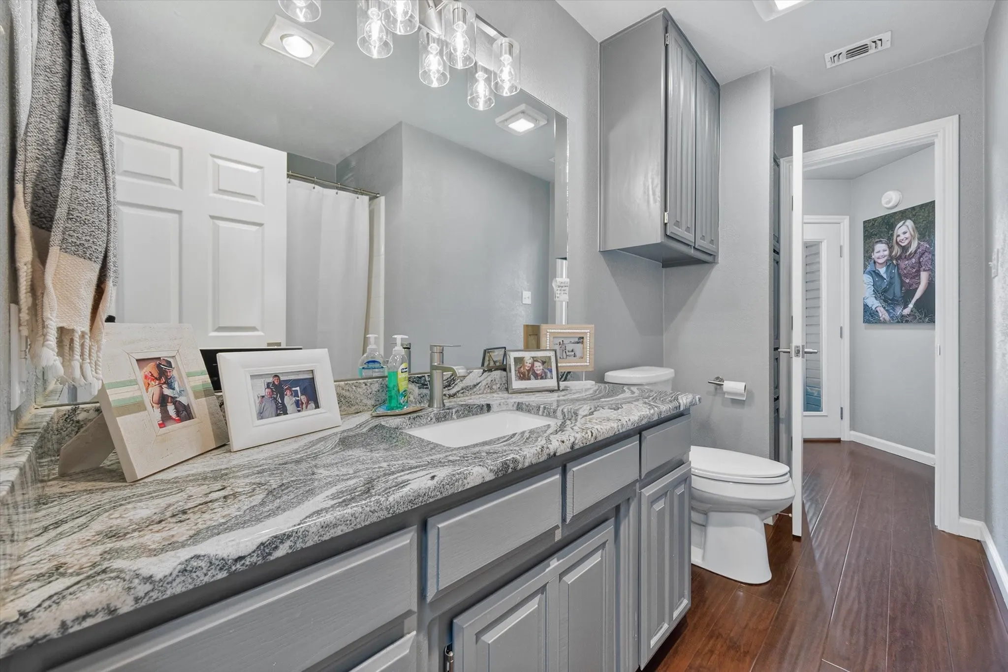 Single Family Residence For Sale in Tarrant County , 3211 Summergrove Drive, Arlington, Texas 76001, 4 Bedroom, 2 Bathroom, 2 Garage spaces, 2,499 Sqft, built in 1992, Price $420,000, mls#21173416, Real Estate Agent in Arlington, Homes For Sale in Tarrant county, Homes For Sale in Arlington, Realtor in Arlington Texas, Real Estate Brokerage Independent Realty Texas, Luminita Cordes Realtor