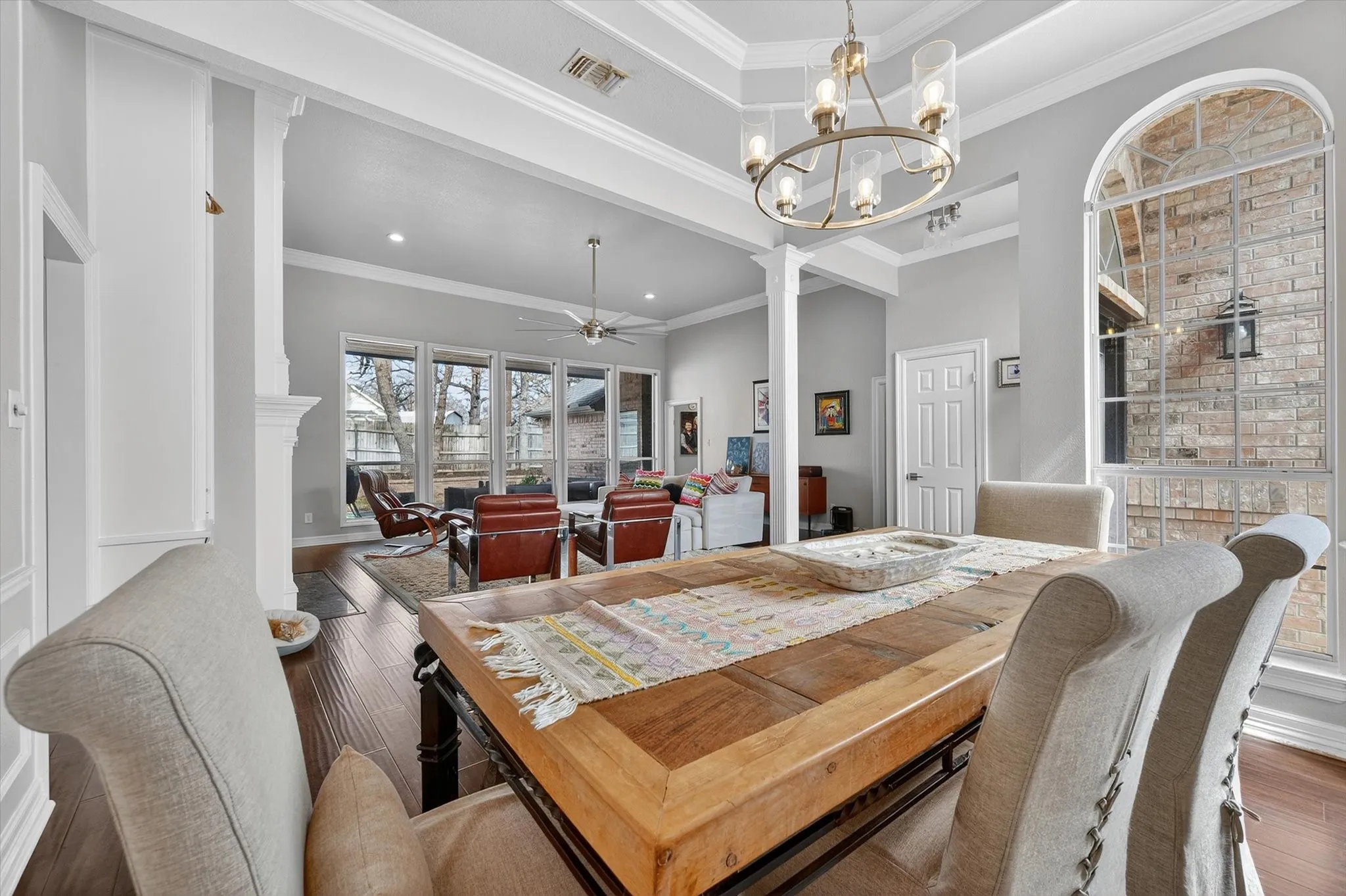 Single Family Residence For Sale in Tarrant County , 3211 Summergrove Drive, Arlington, Texas 76001, 4 Bedroom, 2 Bathroom, 2 Garage spaces, 2,499 Sqft, built in 1992, Price $420,000, mls#21173416, Real Estate Agent in Arlington, Homes For Sale in Tarrant county, Homes For Sale in Arlington, Realtor in Arlington Texas, Real Estate Brokerage Independent Realty Texas, Luminita Cordes Realtor