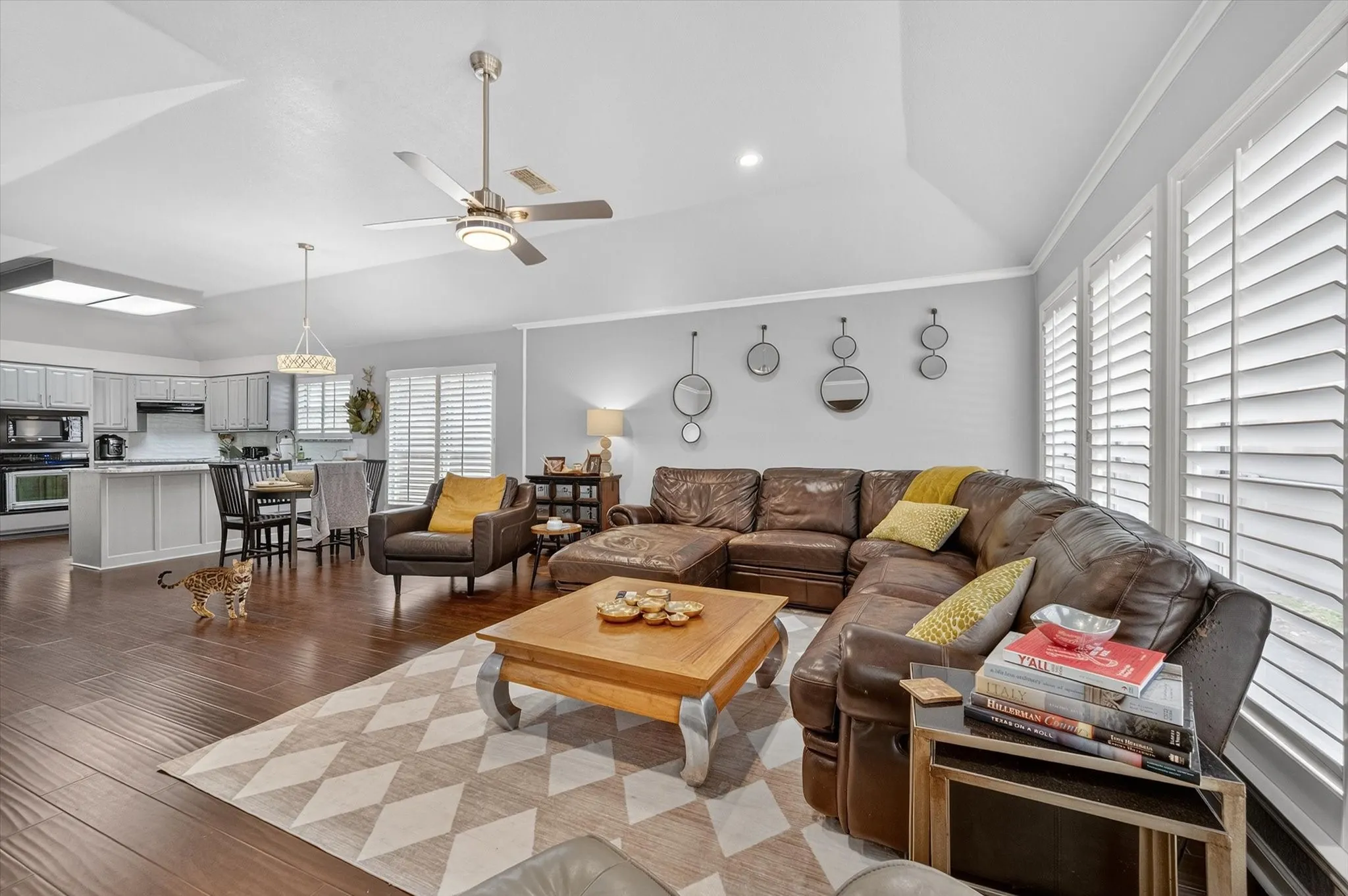 Single Family Residence For Sale in Tarrant County , 3211 Summergrove Drive, Arlington, Texas 76001, 4 Bedroom, 2 Bathroom, 2 Garage spaces, 2,499 Sqft, built in 1992, Price $420,000, mls#21173416, Real Estate Agent in Arlington, Homes For Sale in Tarrant county, Homes For Sale in Arlington, Realtor in Arlington Texas, Real Estate Brokerage Independent Realty Texas, Luminita Cordes Realtor
