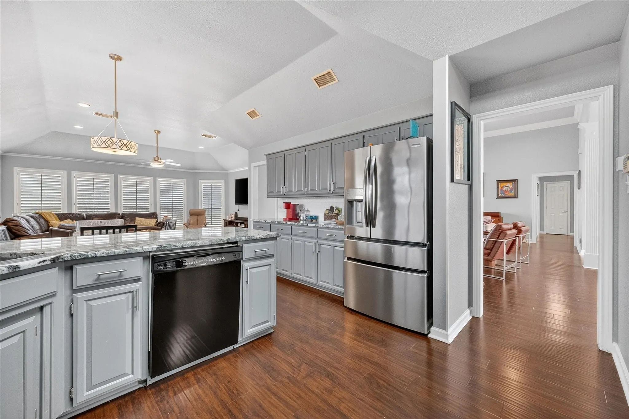 Single Family Residence For Sale in Tarrant County , 3211 Summergrove Drive, Arlington, Texas 76001, 4 Bedroom, 2 Bathroom, 2 Garage spaces, 2,499 Sqft, built in 1992, Price $420,000, mls#21173416, Real Estate Agent in Arlington, Homes For Sale in Tarrant county, Homes For Sale in Arlington, Realtor in Arlington Texas, Real Estate Brokerage Independent Realty Texas, Luminita Cordes Realtor