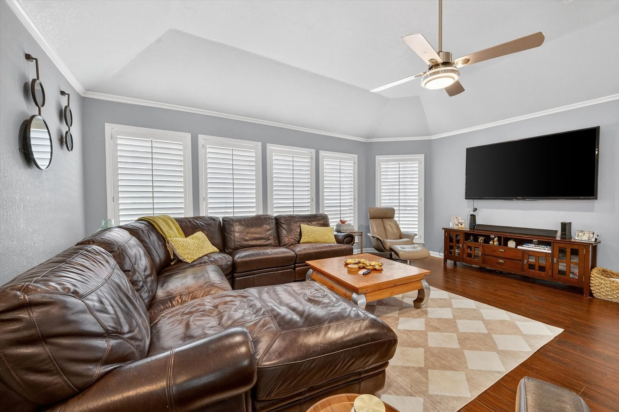 Single Family Residence For Sale in Tarrant County , 3211 Summergrove Drive, Arlington, Texas 76001, 4 Bedroom, 2 Bathroom, 2 Garage spaces, 2,499 Sqft, built in 1992, Price $420,000, mls#21173416, Real Estate Agent in Arlington, Homes For Sale in Tarrant county, Homes For Sale in Arlington, Realtor in Arlington Texas, Real Estate Brokerage Independent Realty Texas, Luminita Cordes Realtor
