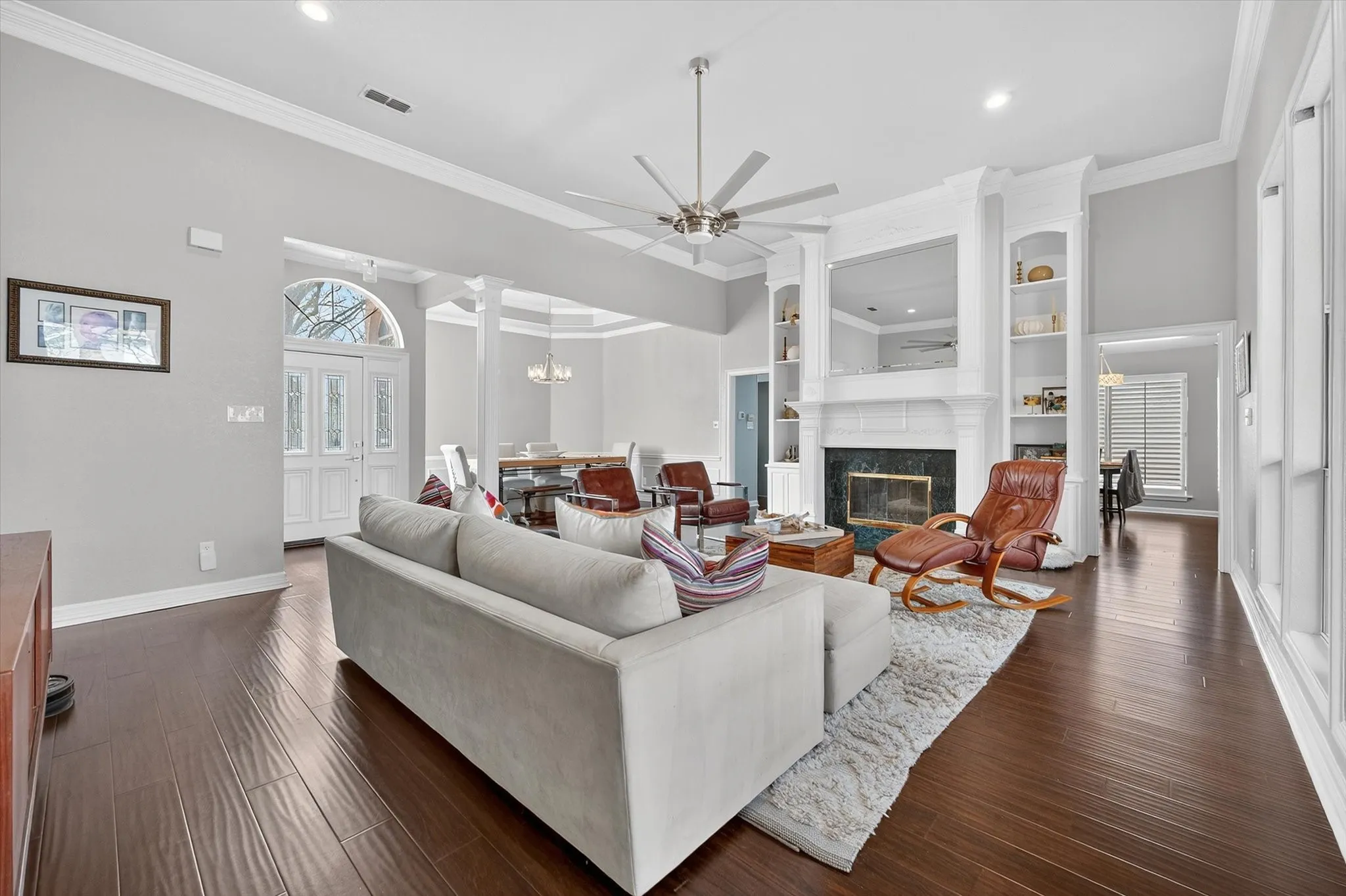 Single Family Residence For Sale in Tarrant County , 3211 Summergrove Drive, Arlington, Texas 76001, 4 Bedroom, 2 Bathroom, 2 Garage spaces, 2,499 Sqft, built in 1992, Price $420,000, mls#21173416, Real Estate Agent in Arlington, Homes For Sale in Tarrant county, Homes For Sale in Arlington, Realtor in Arlington Texas, Real Estate Brokerage Independent Realty Texas, Luminita Cordes Realtor