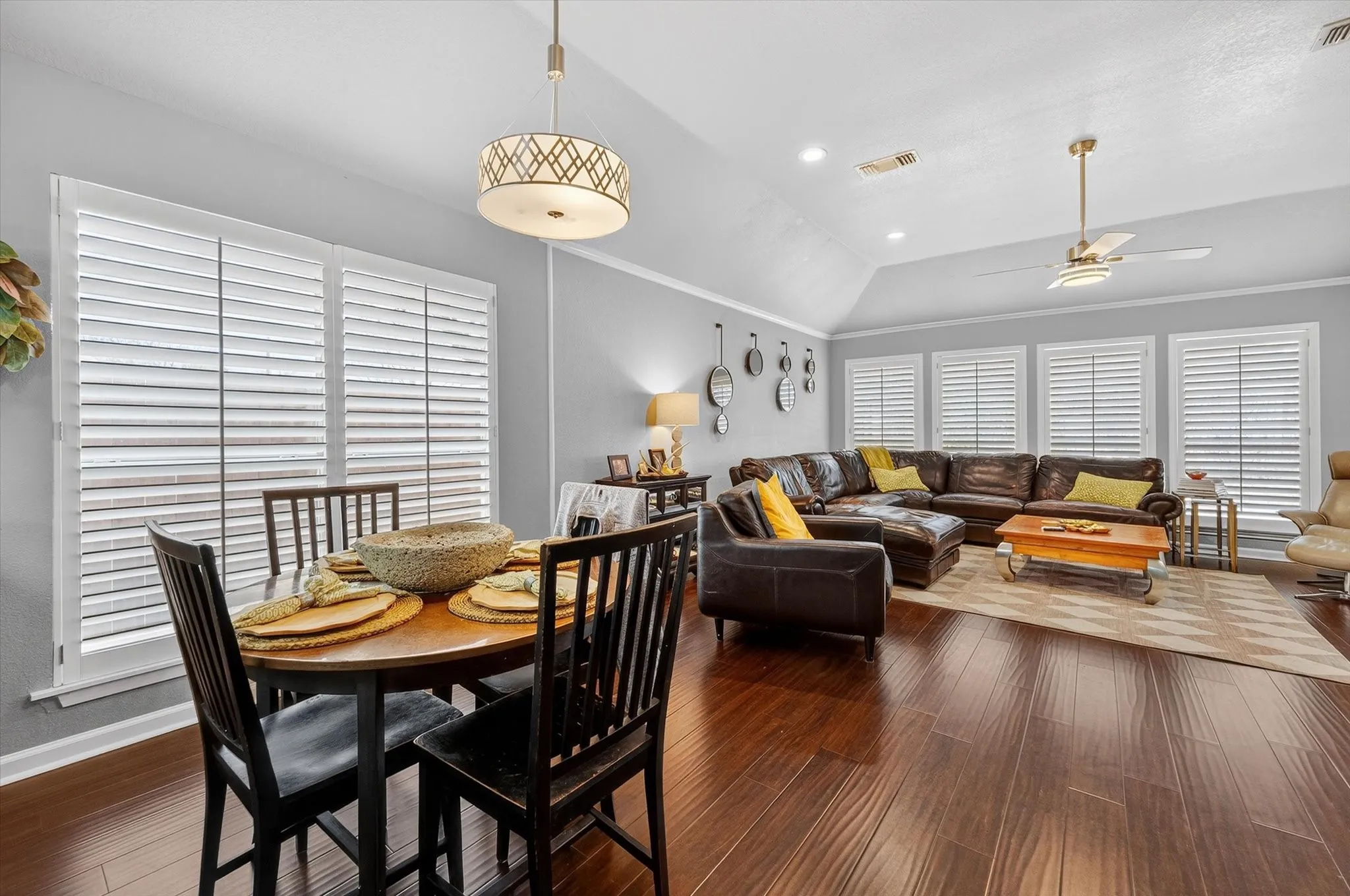Single Family Residence For Sale in Tarrant County , 3211 Summergrove Drive, Arlington, Texas 76001, 4 Bedroom, 2 Bathroom, 2 Garage spaces, 2,499 Sqft, built in 1992, Price $420,000, mls#21173416, Real Estate Agent in Arlington, Homes For Sale in Tarrant county, Homes For Sale in Arlington, Realtor in Arlington Texas, Real Estate Brokerage Independent Realty Texas, Luminita Cordes Realtor
