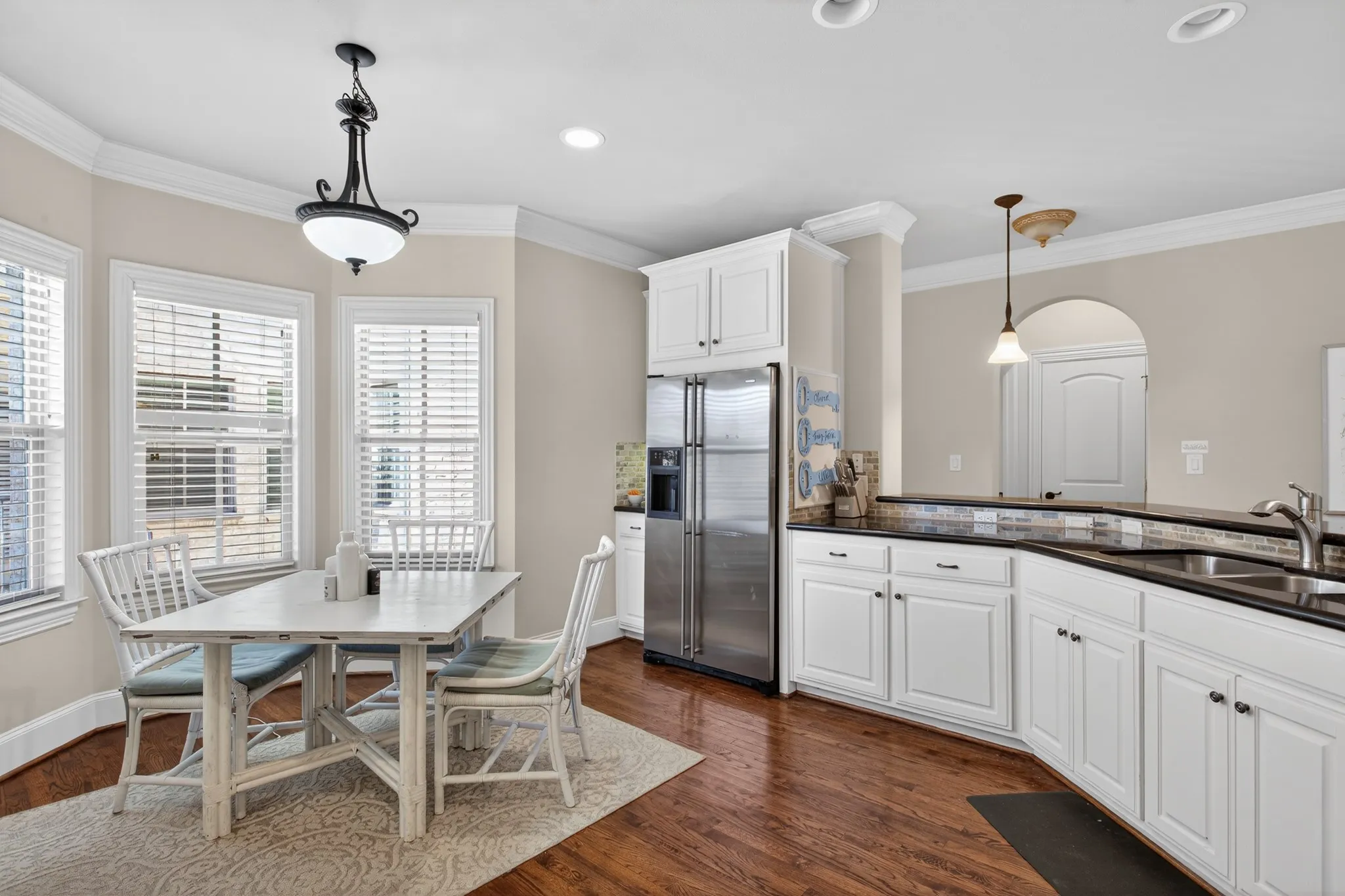 Condominium For Rent in Dallas County , 5801 Hillcrest Avenue 06, University Park, Texas 75205, 3 Bedroom, 3 Bathroom, 2 Garage spaces, 2,110 Sqft, built in 2005, Preowned, mls#21173355, Real Estate Agent in University Park, Homes For Rent in Dallas county, Homes For Rent in University Park, Realtor in University Park Texas, Real Estate Brokerage Independent Realty Texas, Luminita Cordes Realtor