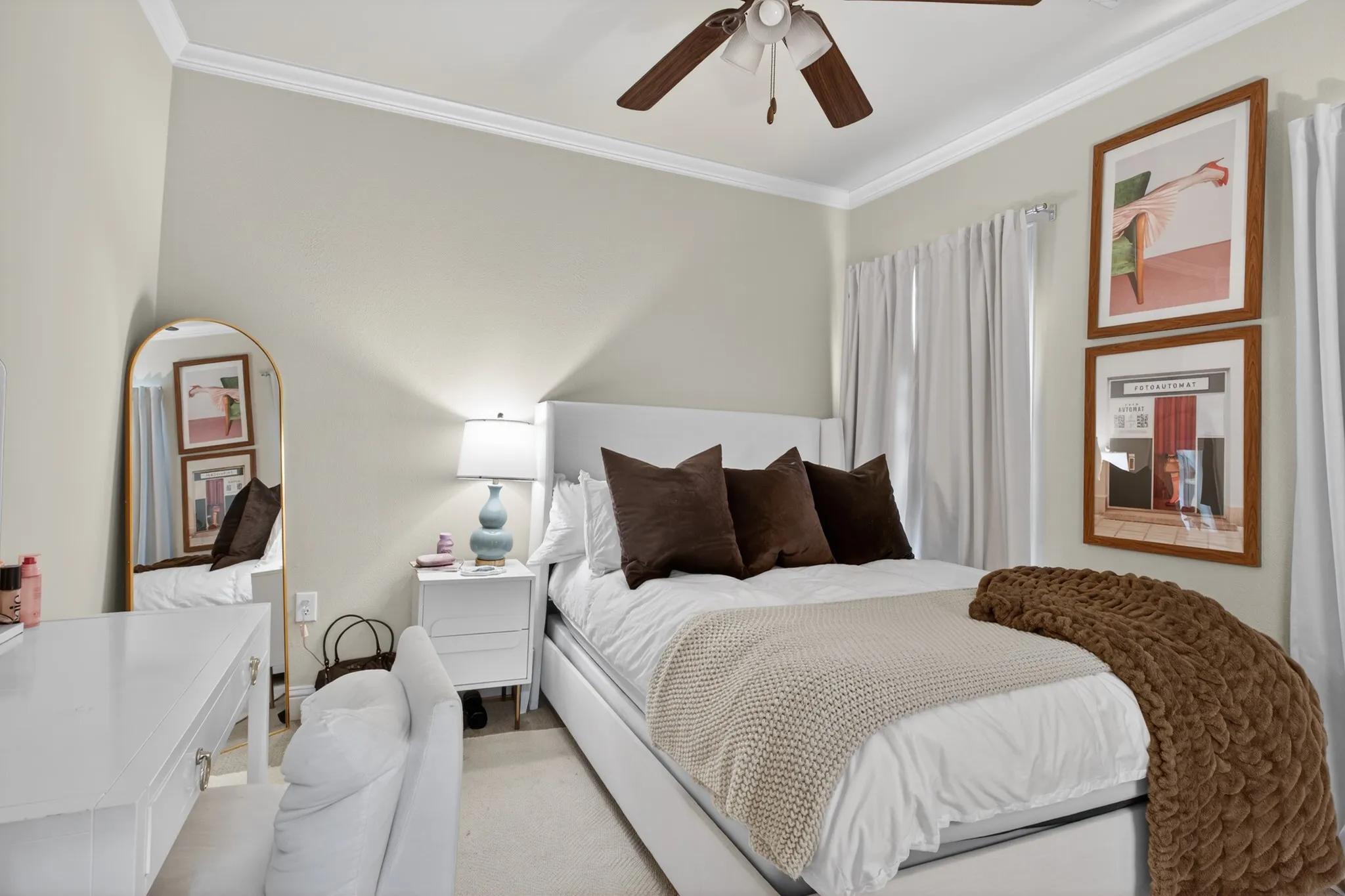 Condominium For Rent in Dallas County , 5801 Hillcrest Avenue 06, University Park, Texas 75205, 3 Bedroom, 3 Bathroom, 2 Garage spaces, 2,110 Sqft, built in 2005, Preowned, mls#21173355, Real Estate Agent in University Park, Homes For Rent in Dallas county, Homes For Rent in University Park, Realtor in University Park Texas, Real Estate Brokerage Independent Realty Texas, Luminita Cordes Realtor