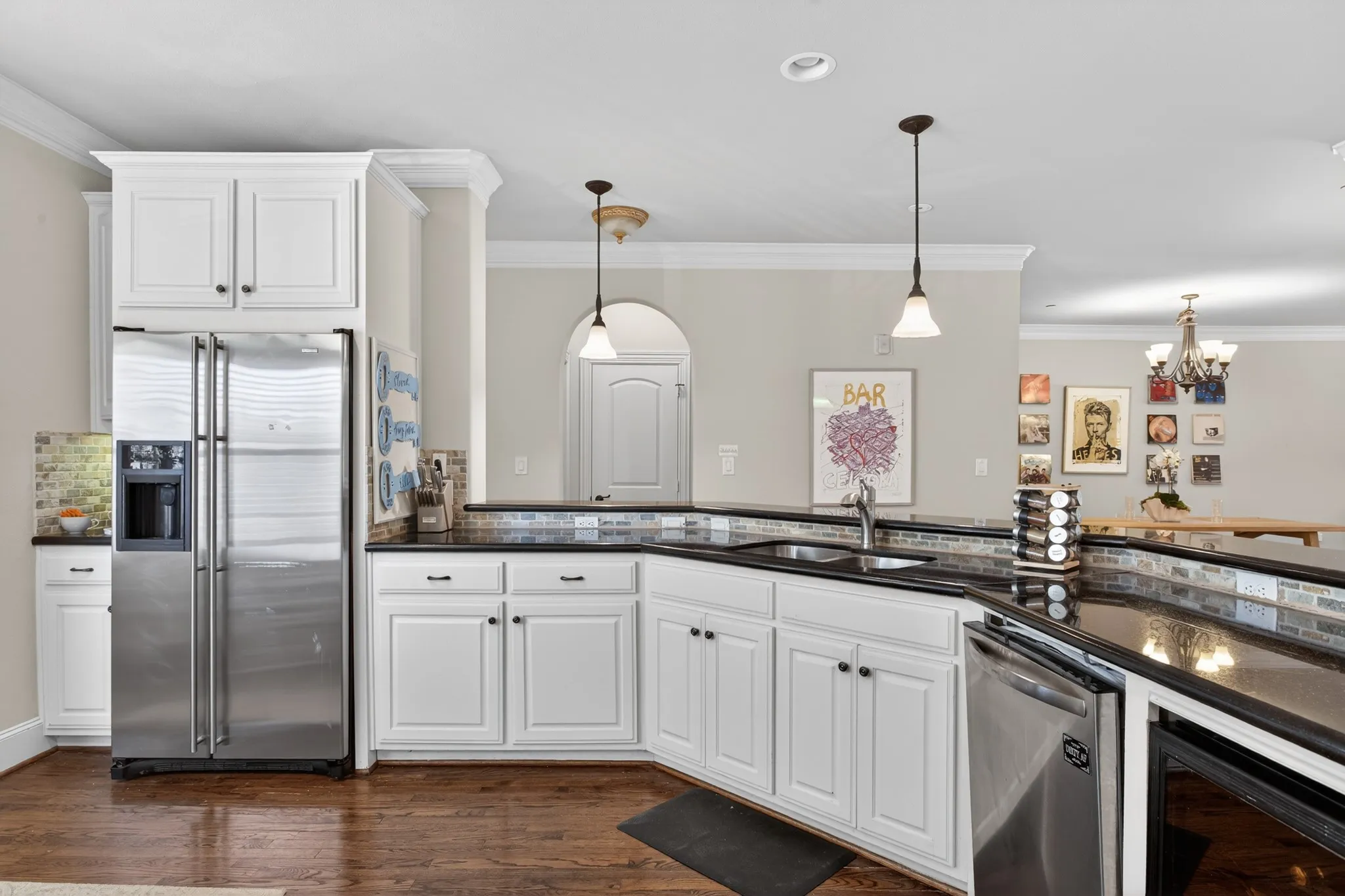 Condominium For Rent in Dallas County , 5801 Hillcrest Avenue 06, University Park, Texas 75205, 3 Bedroom, 3 Bathroom, 2 Garage spaces, 2,110 Sqft, built in 2005, Preowned, mls#21173355, Real Estate Agent in University Park, Homes For Rent in Dallas county, Homes For Rent in University Park, Realtor in University Park Texas, Real Estate Brokerage Independent Realty Texas, Luminita Cordes Realtor