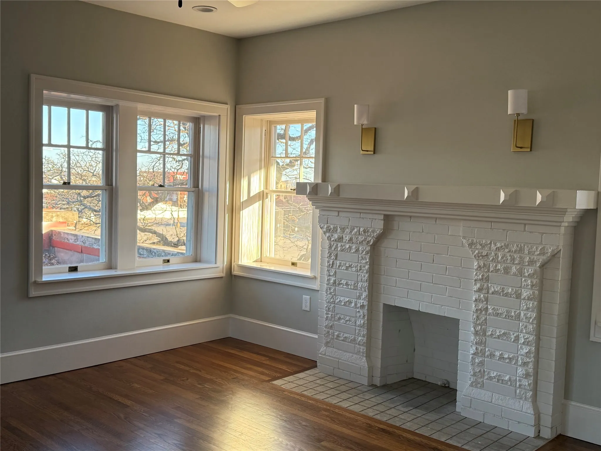 Single Family Residence For Sale in Palo Pinto County , 211 NW 4th Avenue, Mineral Wells, Texas 76067, 4 Bedroom, 3 Bathroom, Garage spaces, 3,052 Sqft, built in 1900, Preowned, mls#21151706, Real Estate Agent in Mineral Wells, Homes For Sale in Palo Pinto county, Homes For Sale in Mineral Wells, Realtor in Mineral Wells Texas, Real Estate Brokerage Independent Realty Texas, Luminita Cordes Realtor