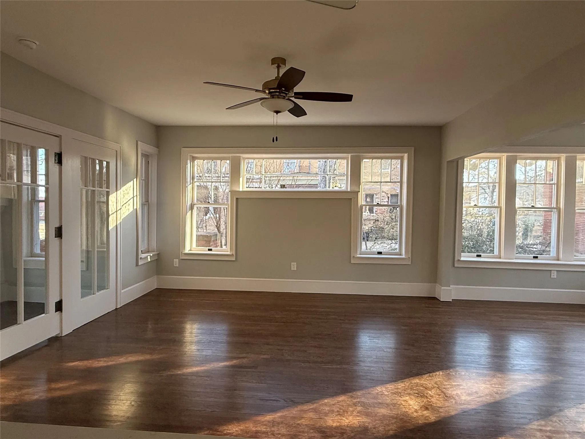 Single Family Residence For Sale in Palo Pinto County , 211 NW 4th Avenue, Mineral Wells, Texas 76067, 4 Bedroom, 3 Bathroom, Garage spaces, 3,052 Sqft, built in 1900, Preowned, mls#21151706, Real Estate Agent in Mineral Wells, Homes For Sale in Palo Pinto county, Homes For Sale in Mineral Wells, Realtor in Mineral Wells Texas, Real Estate Brokerage Independent Realty Texas, Luminita Cordes Realtor