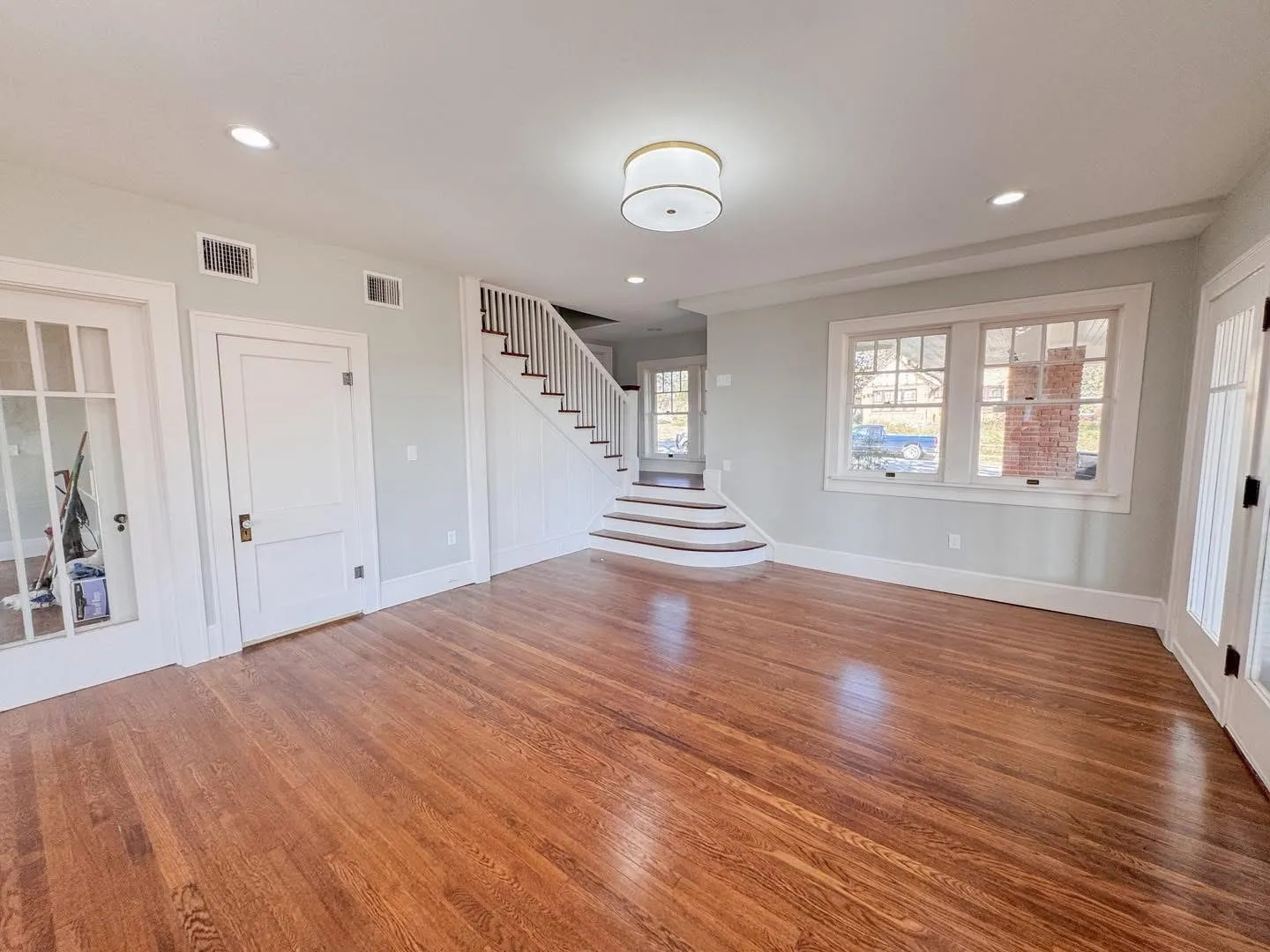 Single Family Residence For Sale in Palo Pinto County , 211 NW 4th Avenue, Mineral Wells, Texas 76067, 4 Bedroom, 3 Bathroom, Garage spaces, 3,052 Sqft, built in 1900, Preowned, mls#21151706, Real Estate Agent in Mineral Wells, Homes For Sale in Palo Pinto county, Homes For Sale in Mineral Wells, Realtor in Mineral Wells Texas, Real Estate Brokerage Independent Realty Texas, Luminita Cordes Realtor