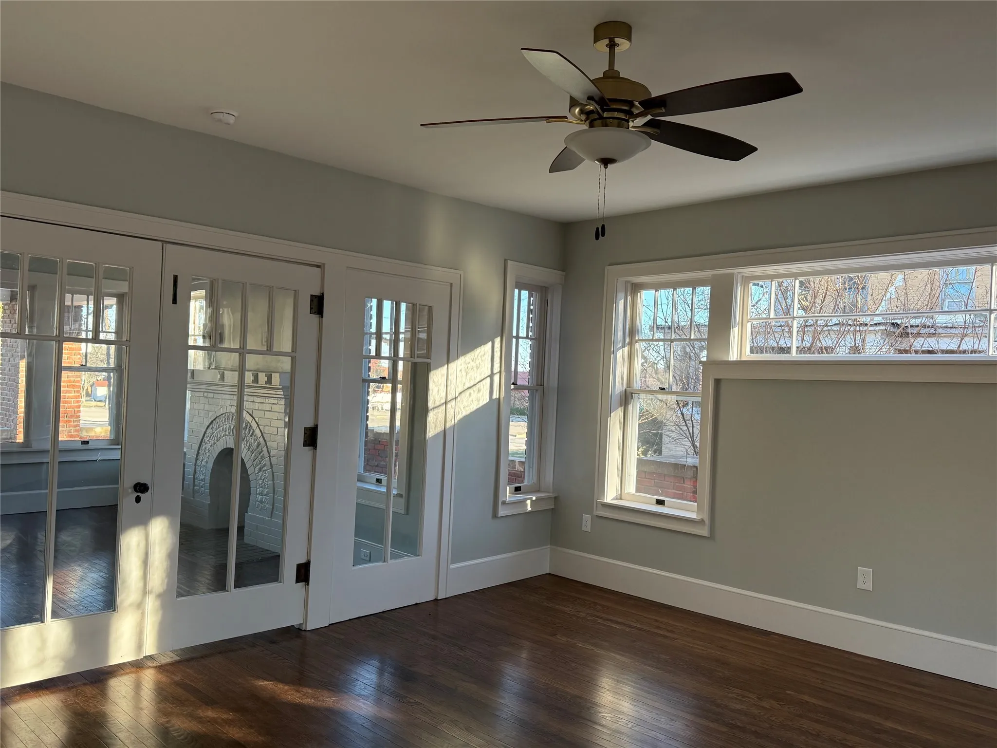 Single Family Residence For Sale in Palo Pinto County , 211 NW 4th Avenue, Mineral Wells, Texas 76067, 4 Bedroom, 3 Bathroom, Garage spaces, 3,052 Sqft, built in 1900, Preowned, mls#21151706, Real Estate Agent in Mineral Wells, Homes For Sale in Palo Pinto county, Homes For Sale in Mineral Wells, Realtor in Mineral Wells Texas, Real Estate Brokerage Independent Realty Texas, Luminita Cordes Realtor