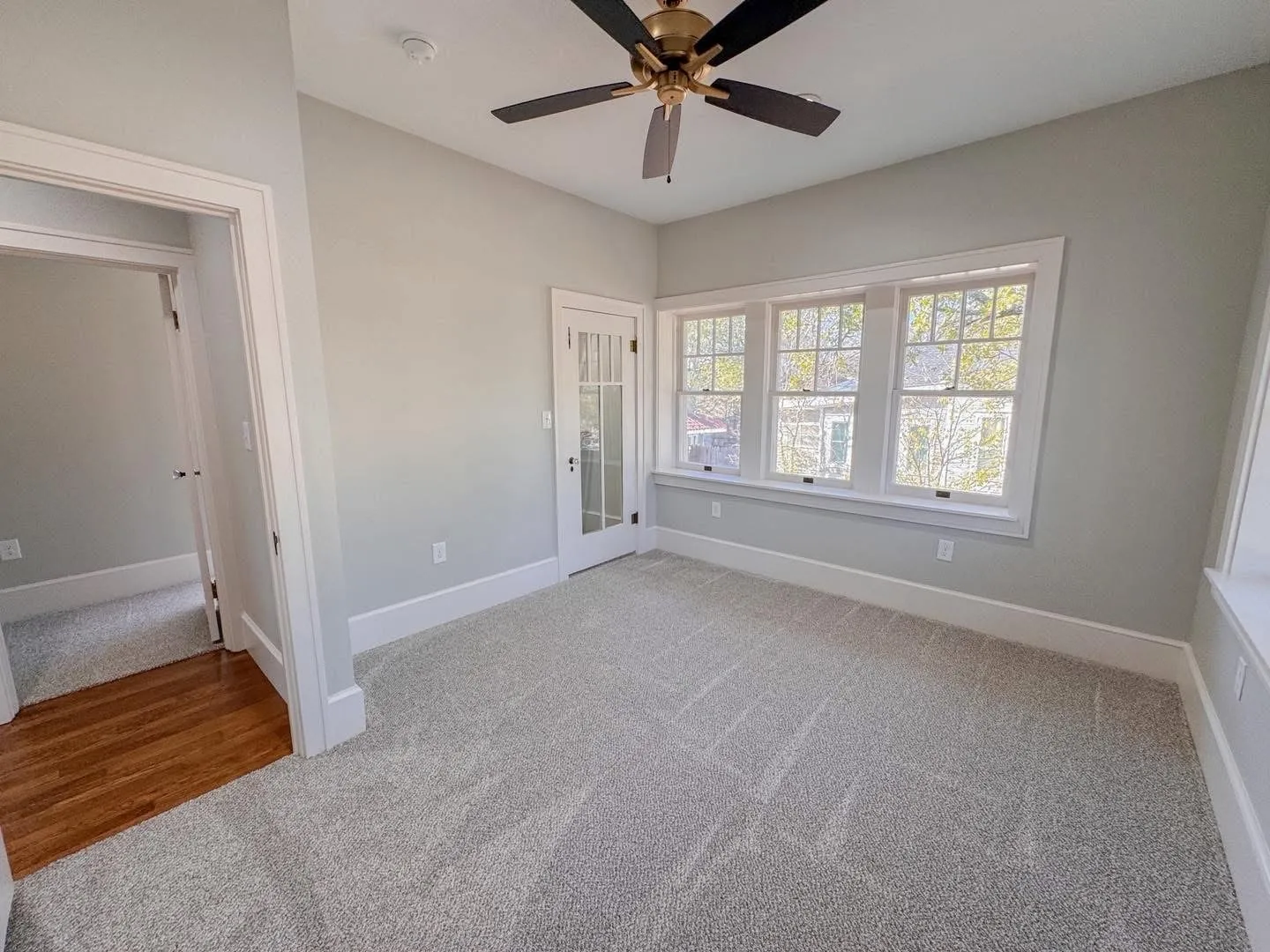Single Family Residence For Sale in Palo Pinto County , 211 NW 4th Avenue, Mineral Wells, Texas 76067, 4 Bedroom, 3 Bathroom, Garage spaces, 3,052 Sqft, built in 1900, Preowned, mls#21151706, Real Estate Agent in Mineral Wells, Homes For Sale in Palo Pinto county, Homes For Sale in Mineral Wells, Realtor in Mineral Wells Texas, Real Estate Brokerage Independent Realty Texas, Luminita Cordes Realtor